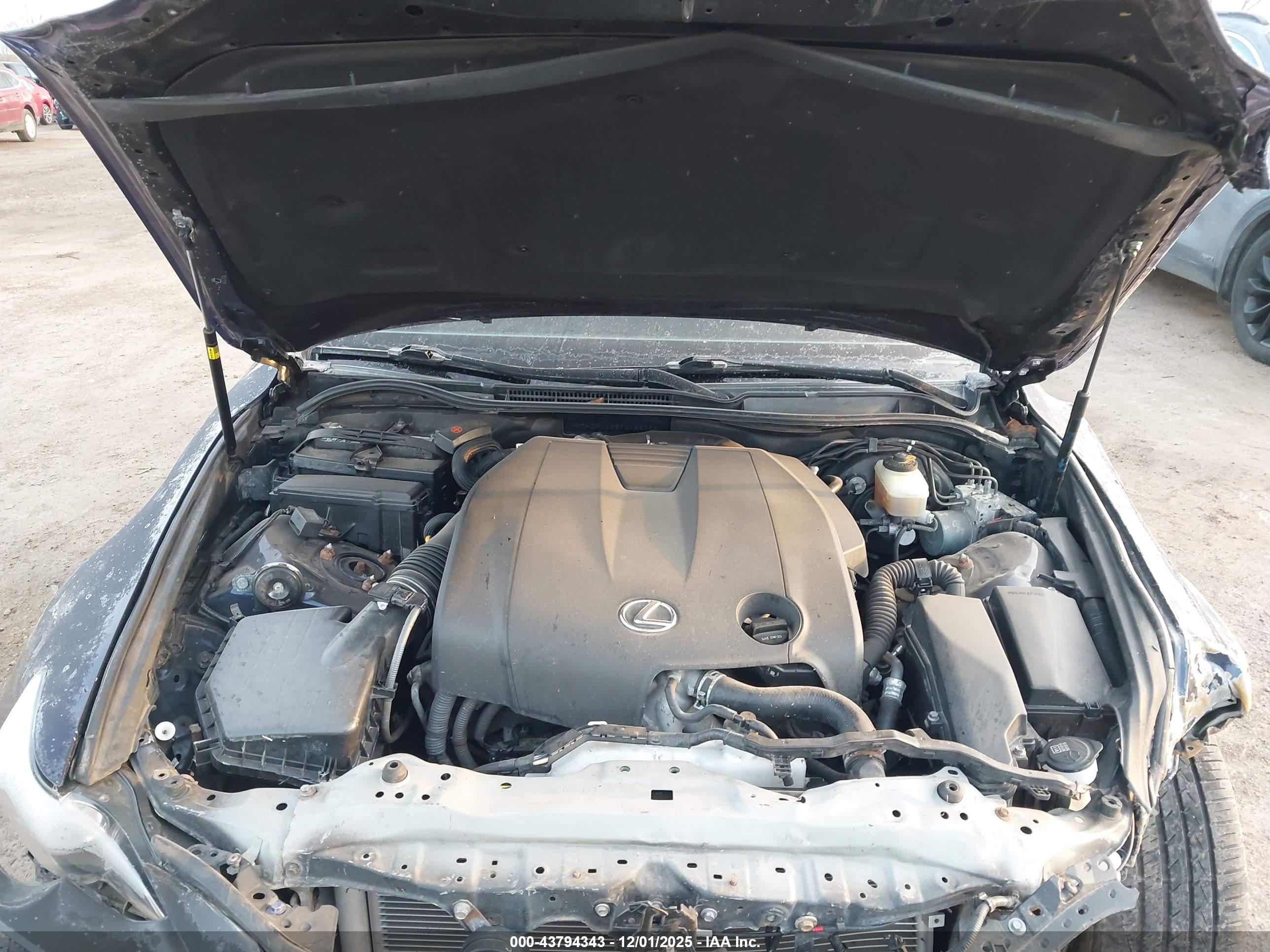 LEXUS IS image 10