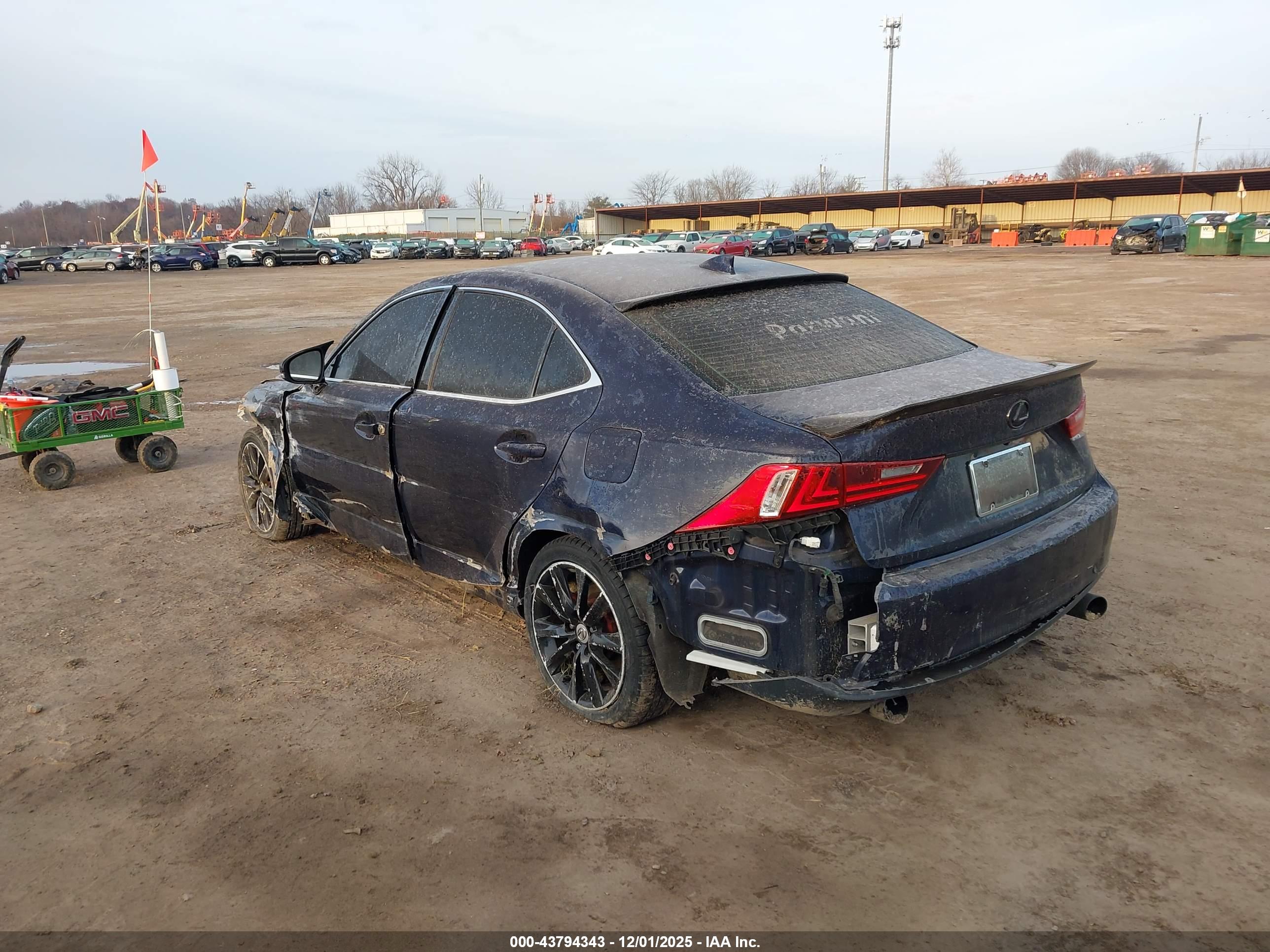 LEXUS IS image 3
