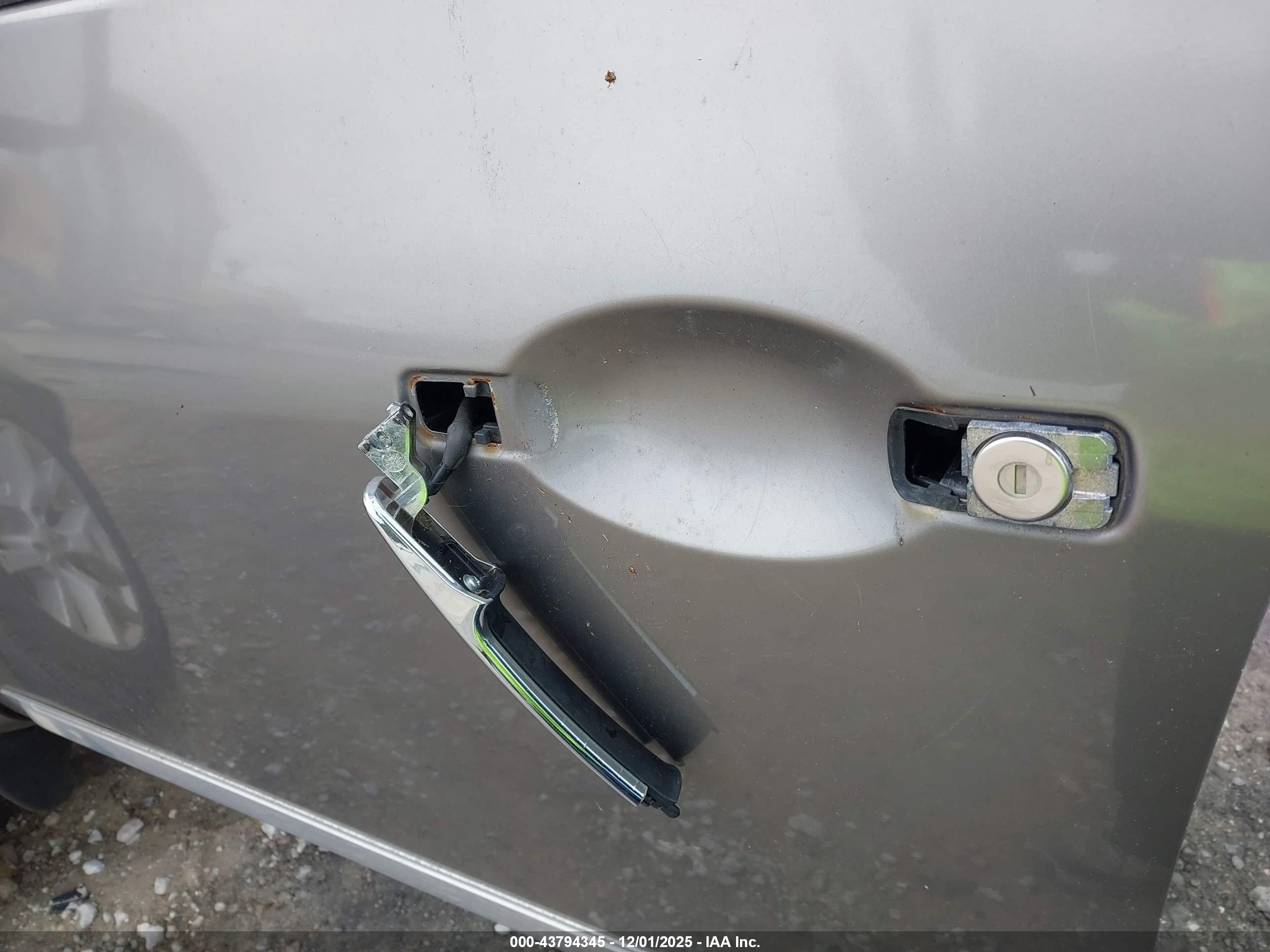NISSAN ROGUE image 6