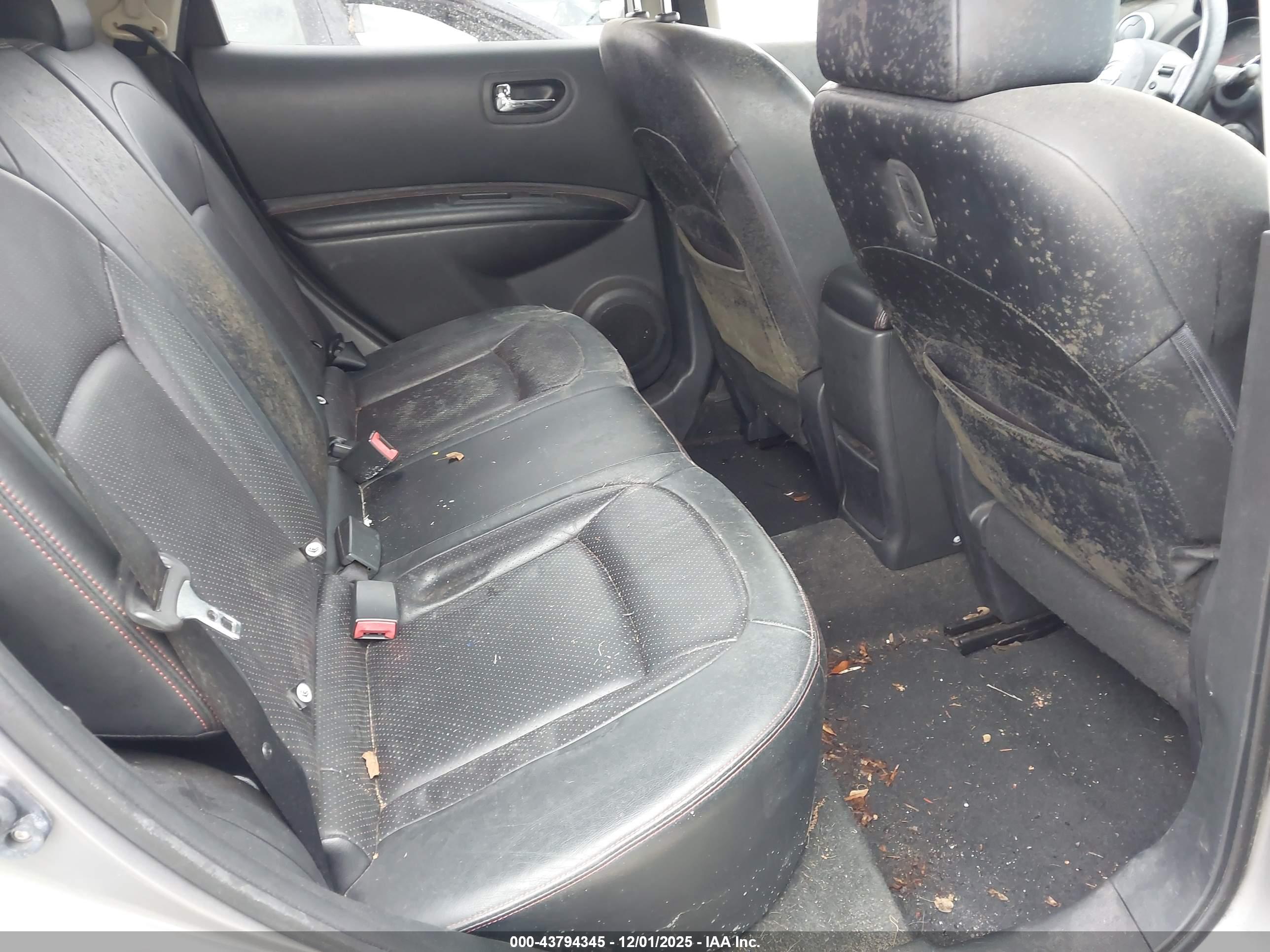 NISSAN ROGUE image 8