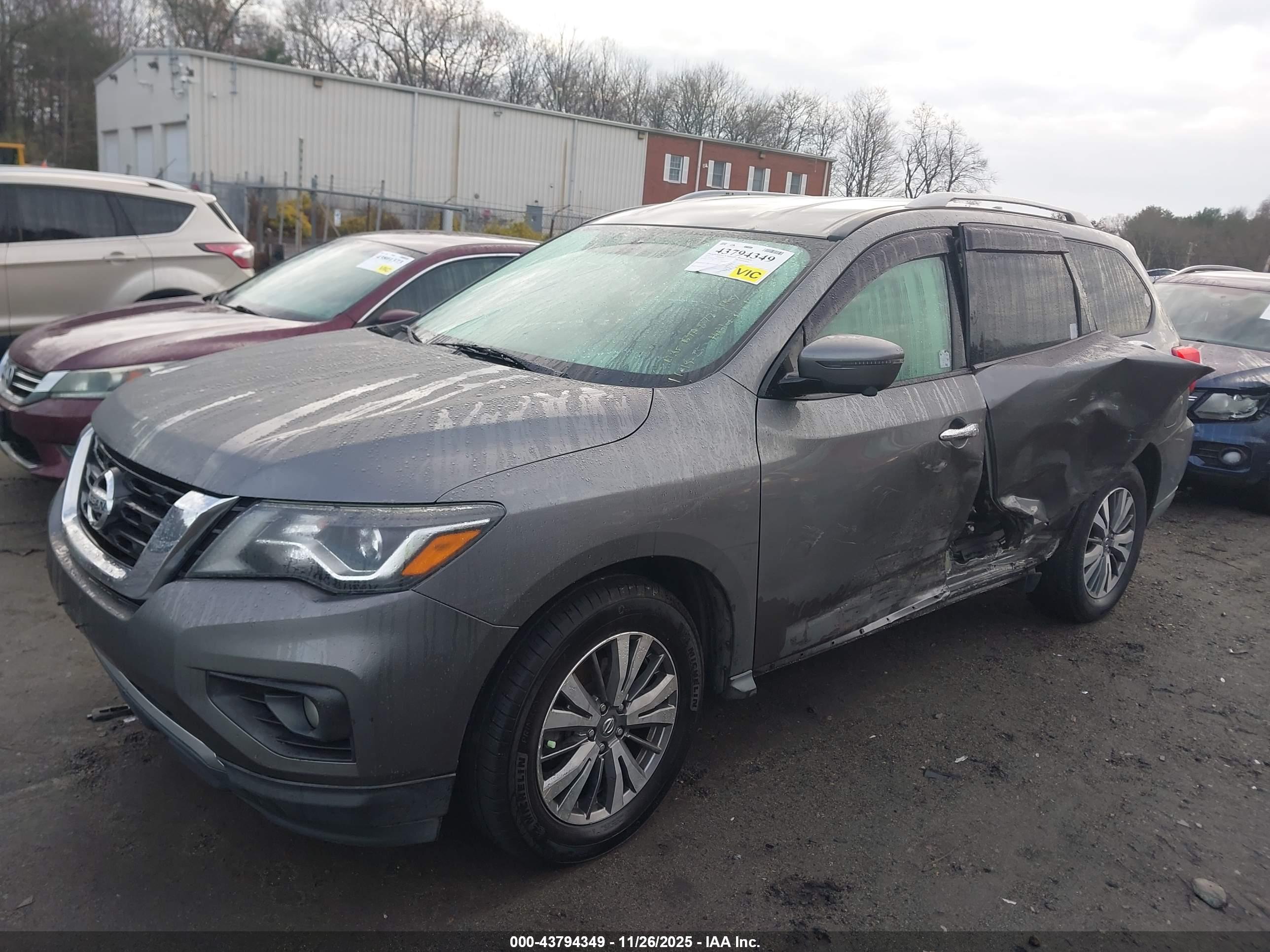 NISSAN PATHFINDER image 2