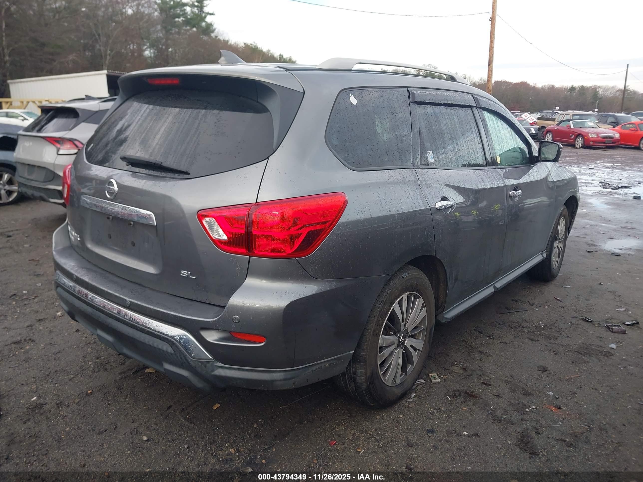 NISSAN PATHFINDER image 4