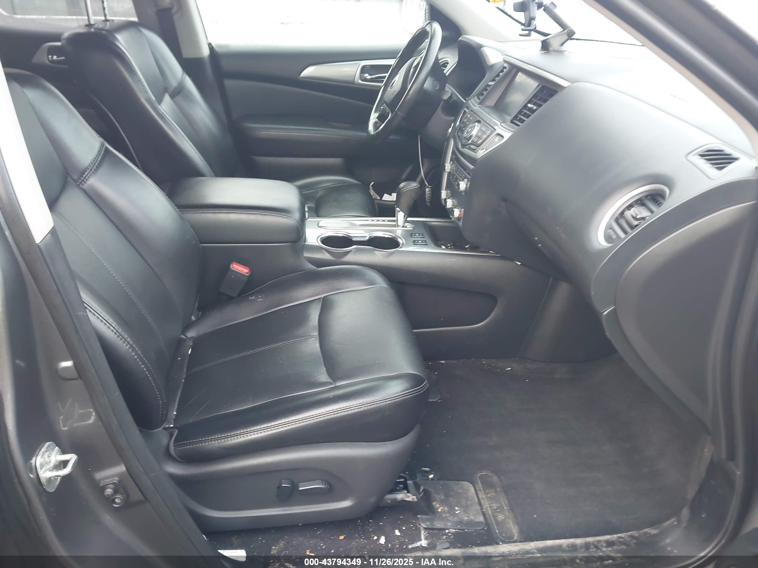 NISSAN PATHFINDER image 5