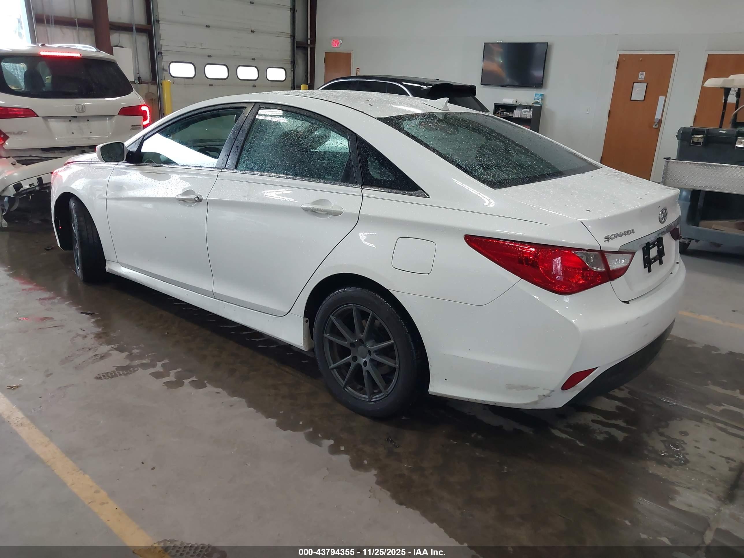 HYUNDAI SONATA image 3