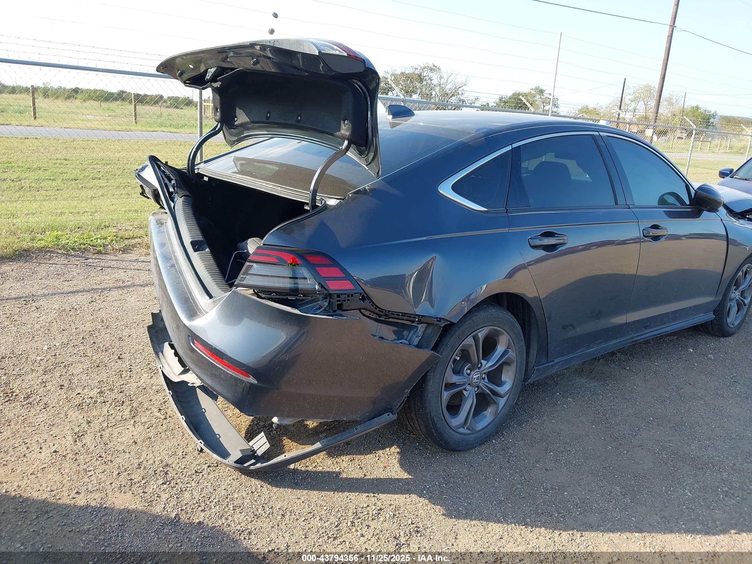 HONDA ACCORD image 6