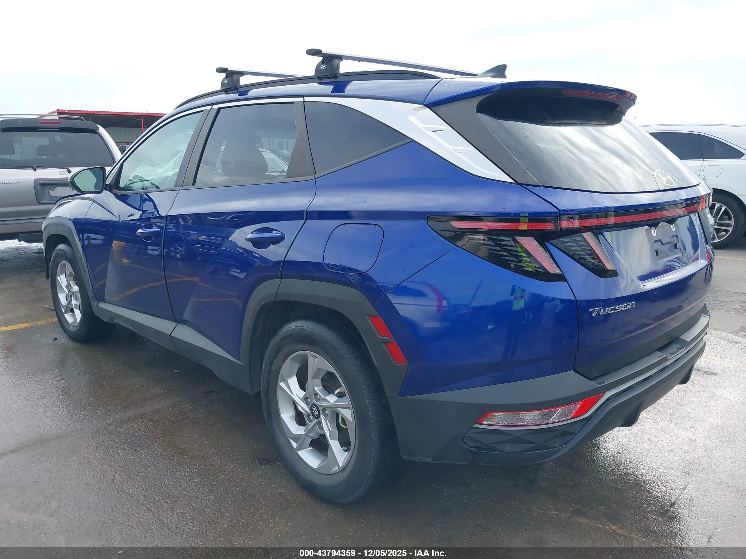 HYUNDAI TUCSON image 3