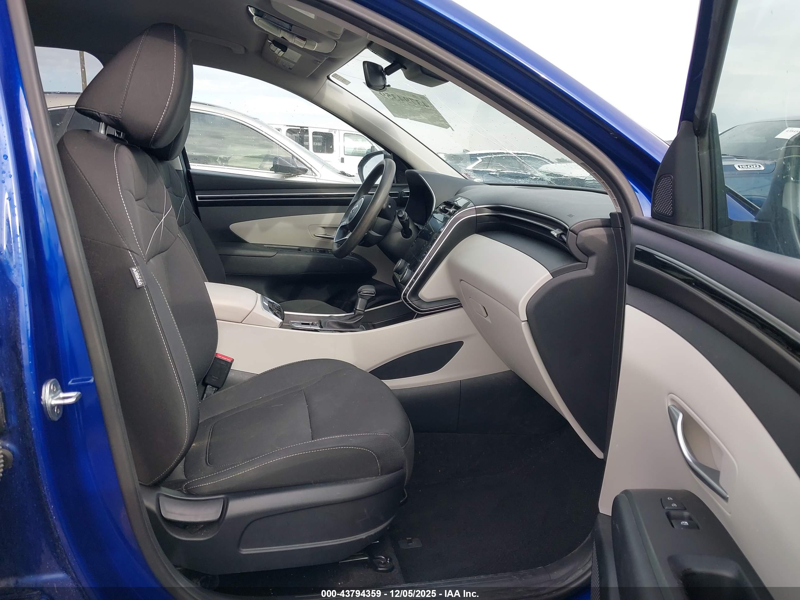 HYUNDAI TUCSON image 5