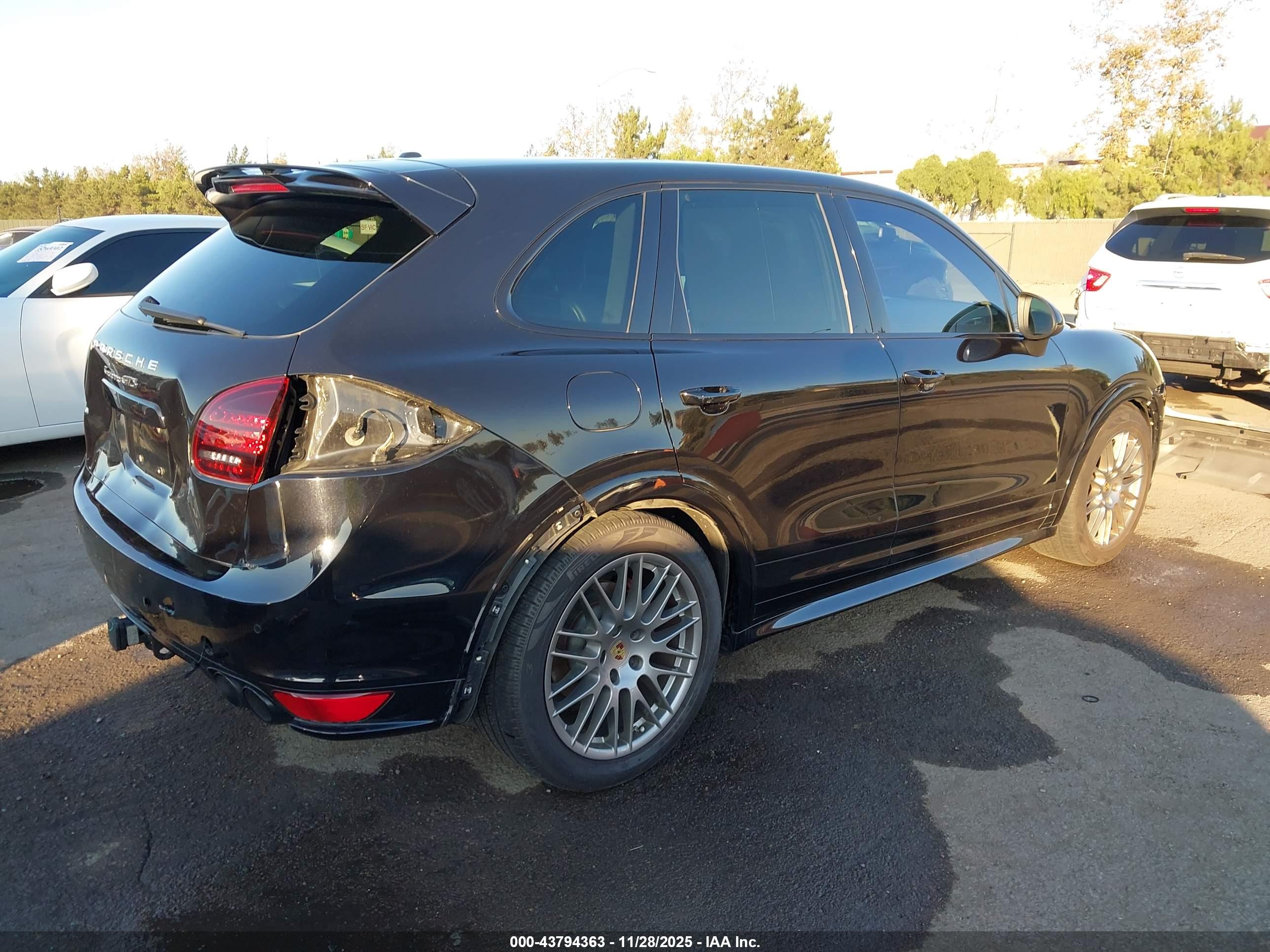 PORSCHE CAYENNE image 4