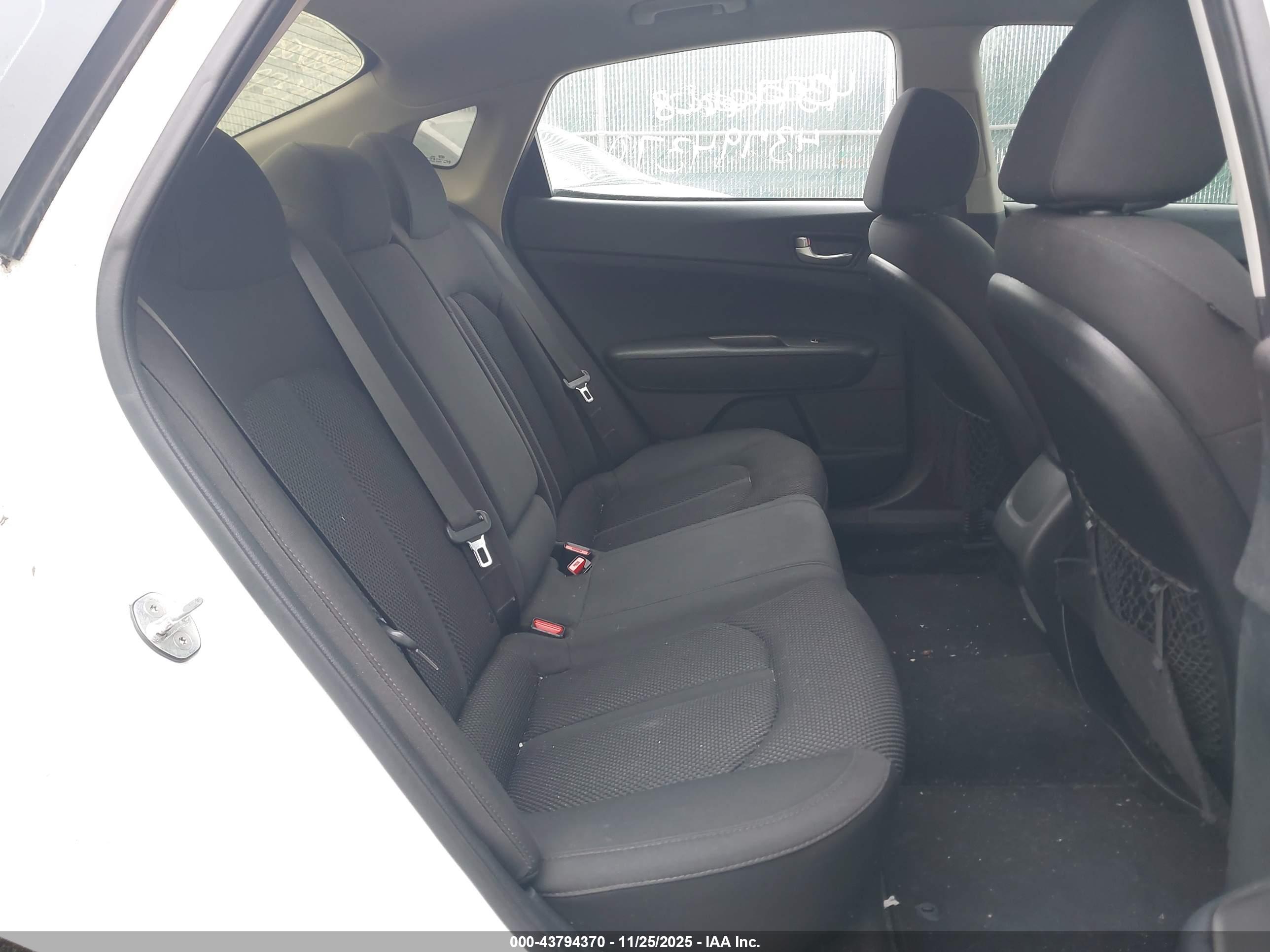 KIA OPTIMA image 8