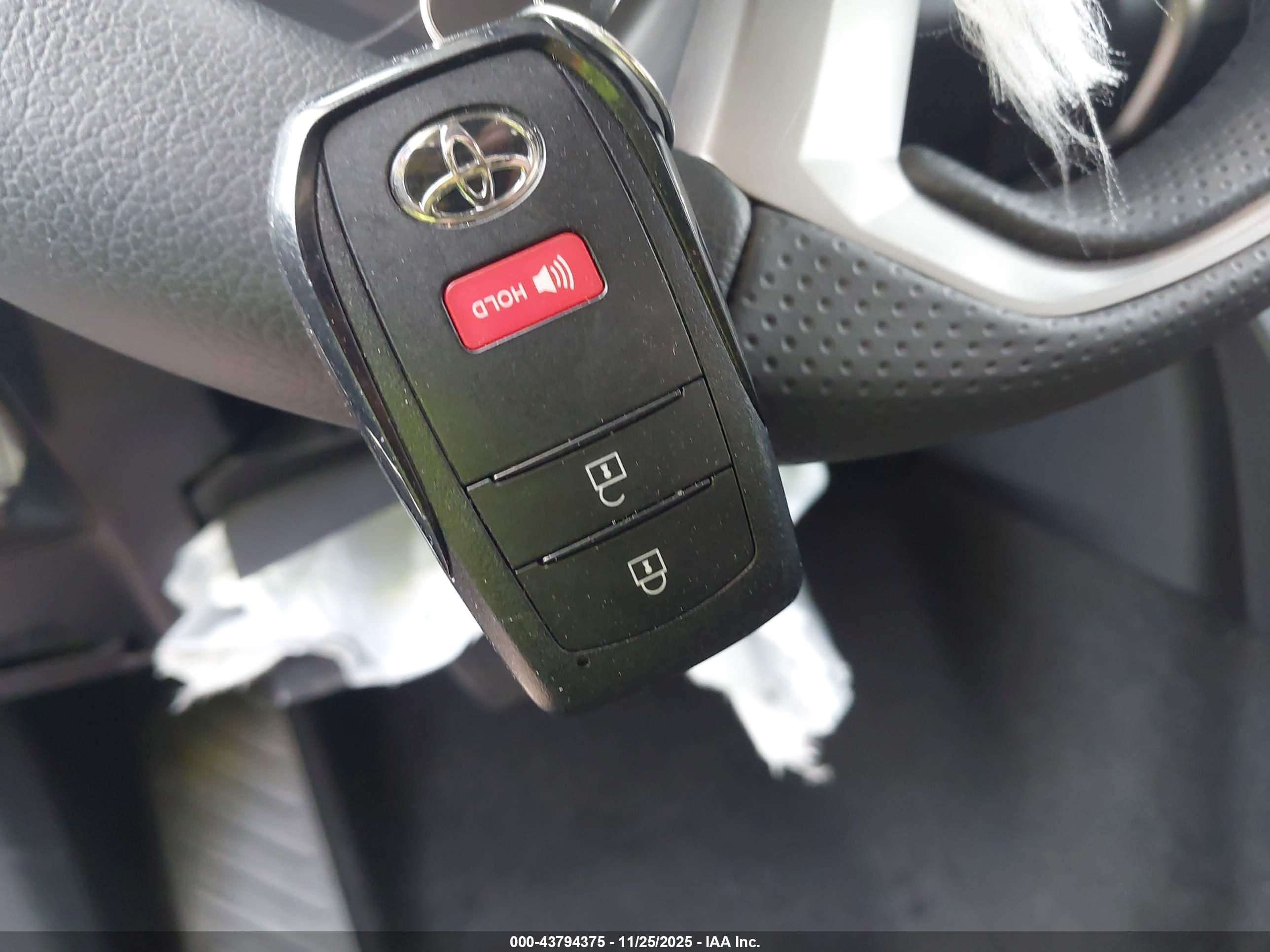 TOYOTA 4RUNNER image 11