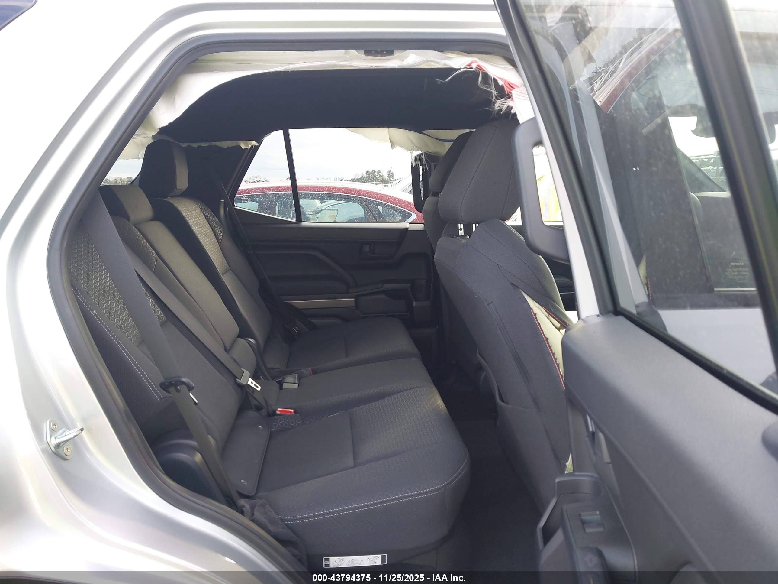 TOYOTA 4RUNNER image 8