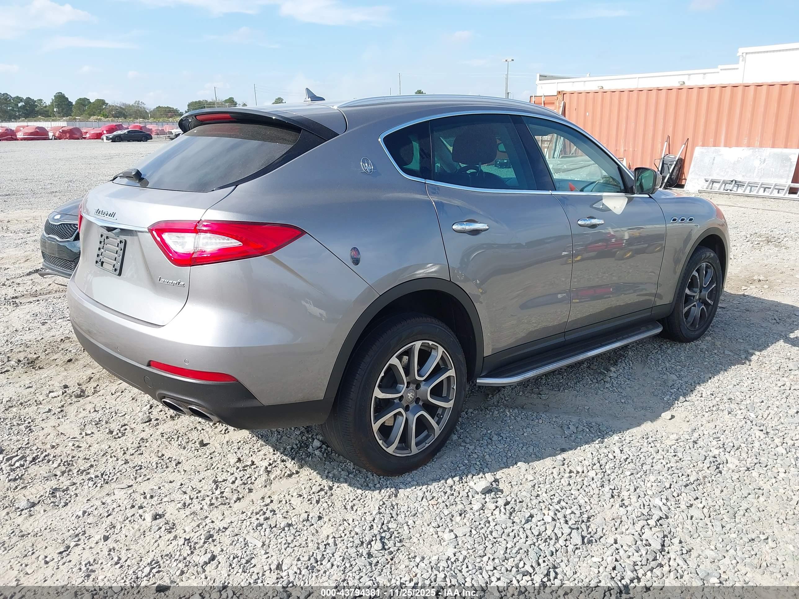 MASERATI LEVANTE image 4