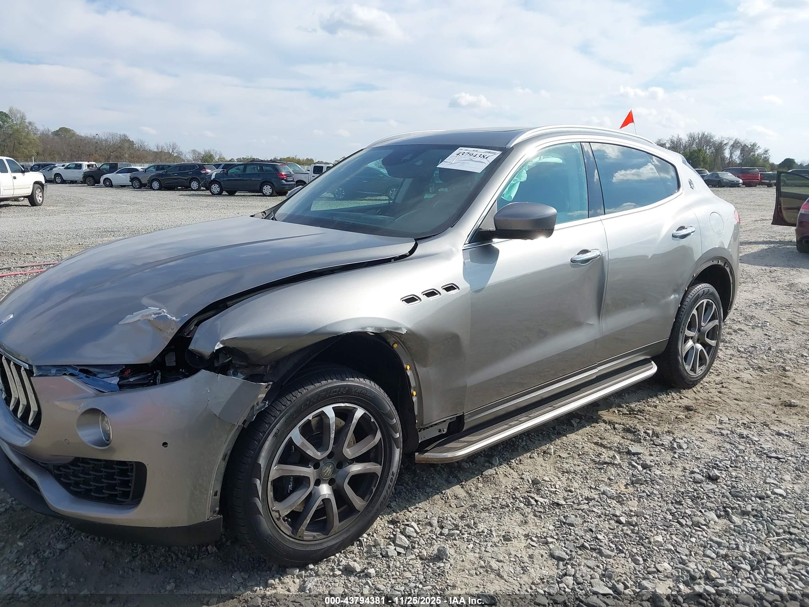 MASERATI LEVANTE image 6