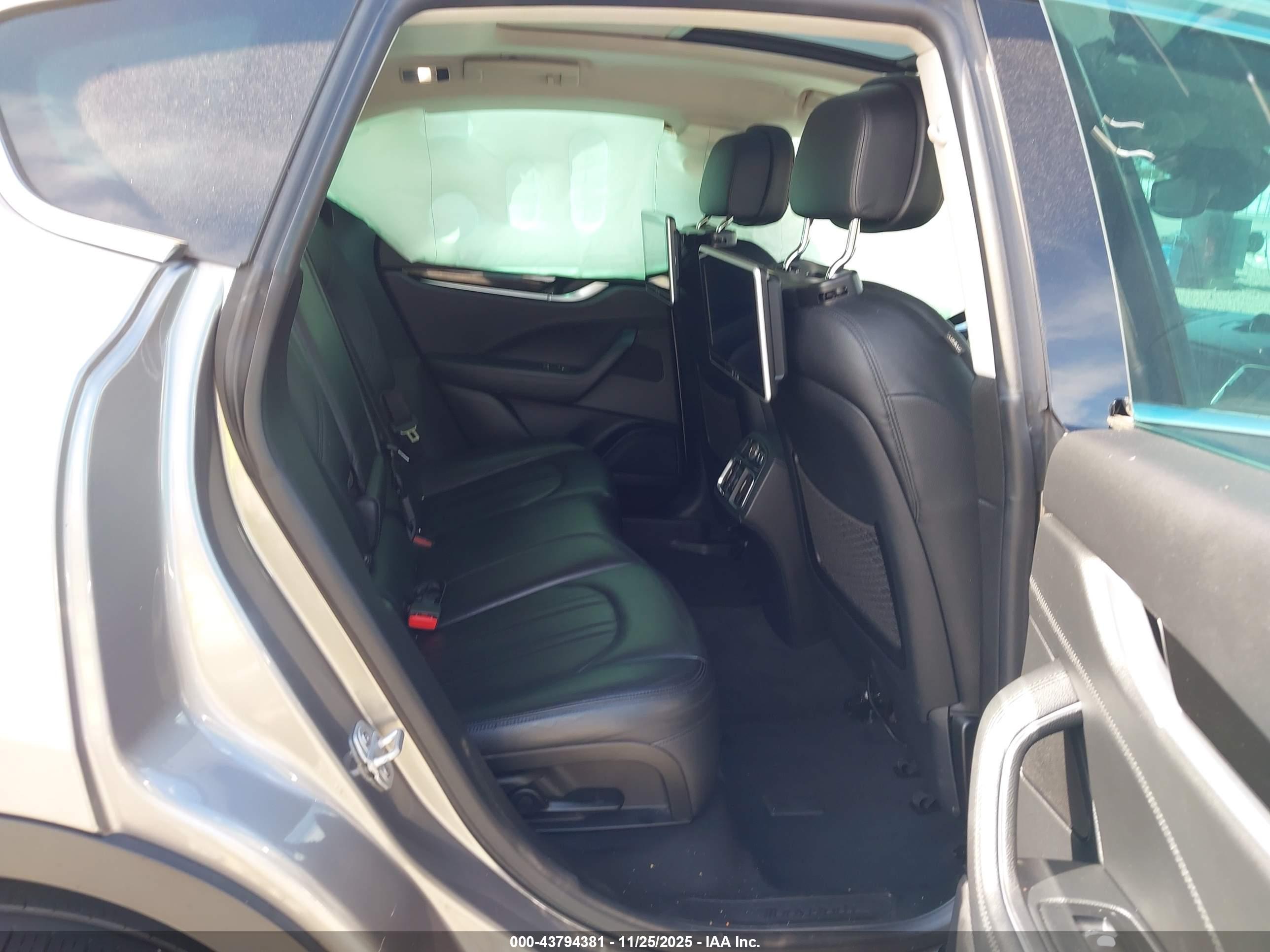 MASERATI LEVANTE image 8