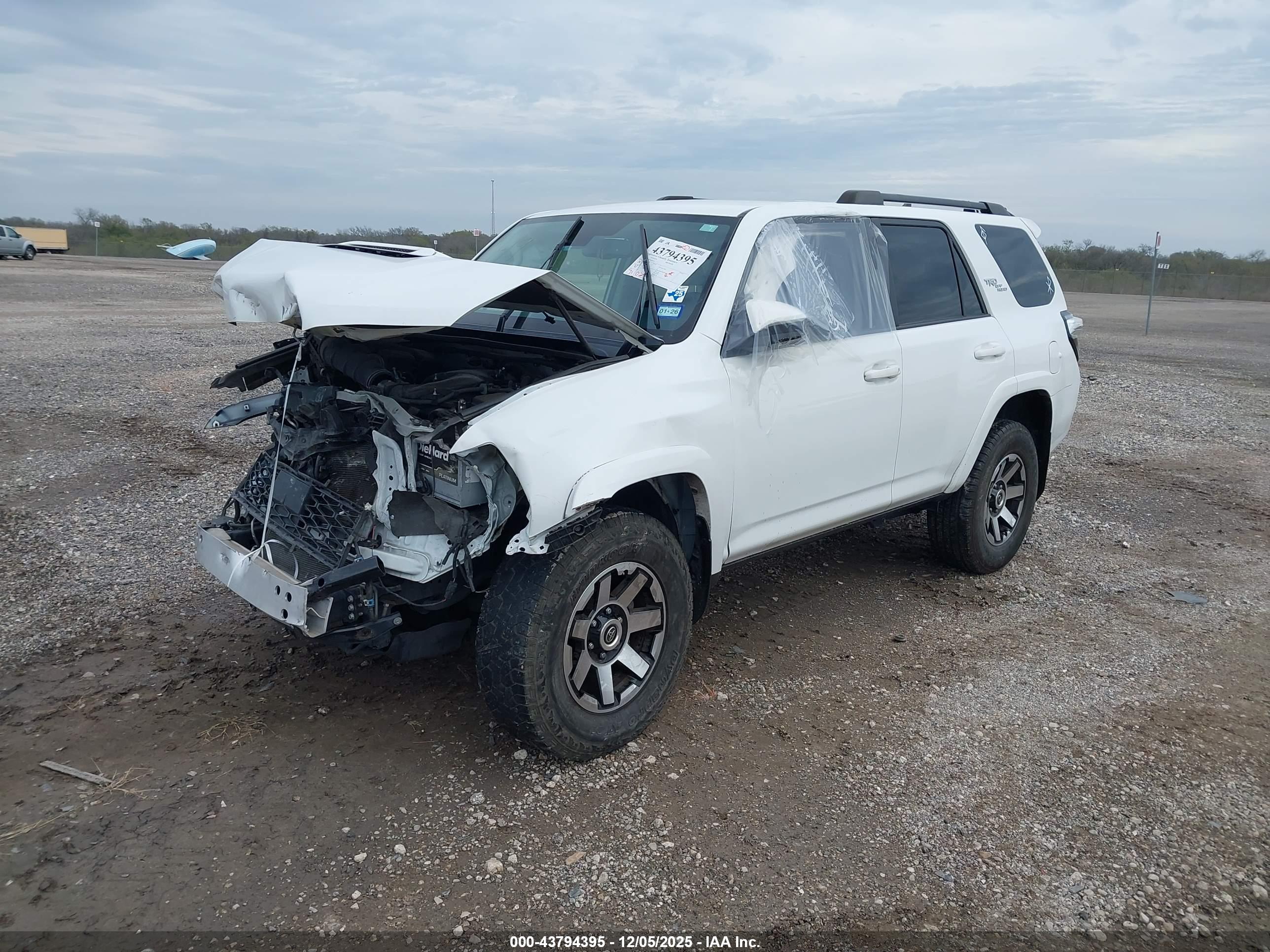 TOYOTA 4RUNNER image 2