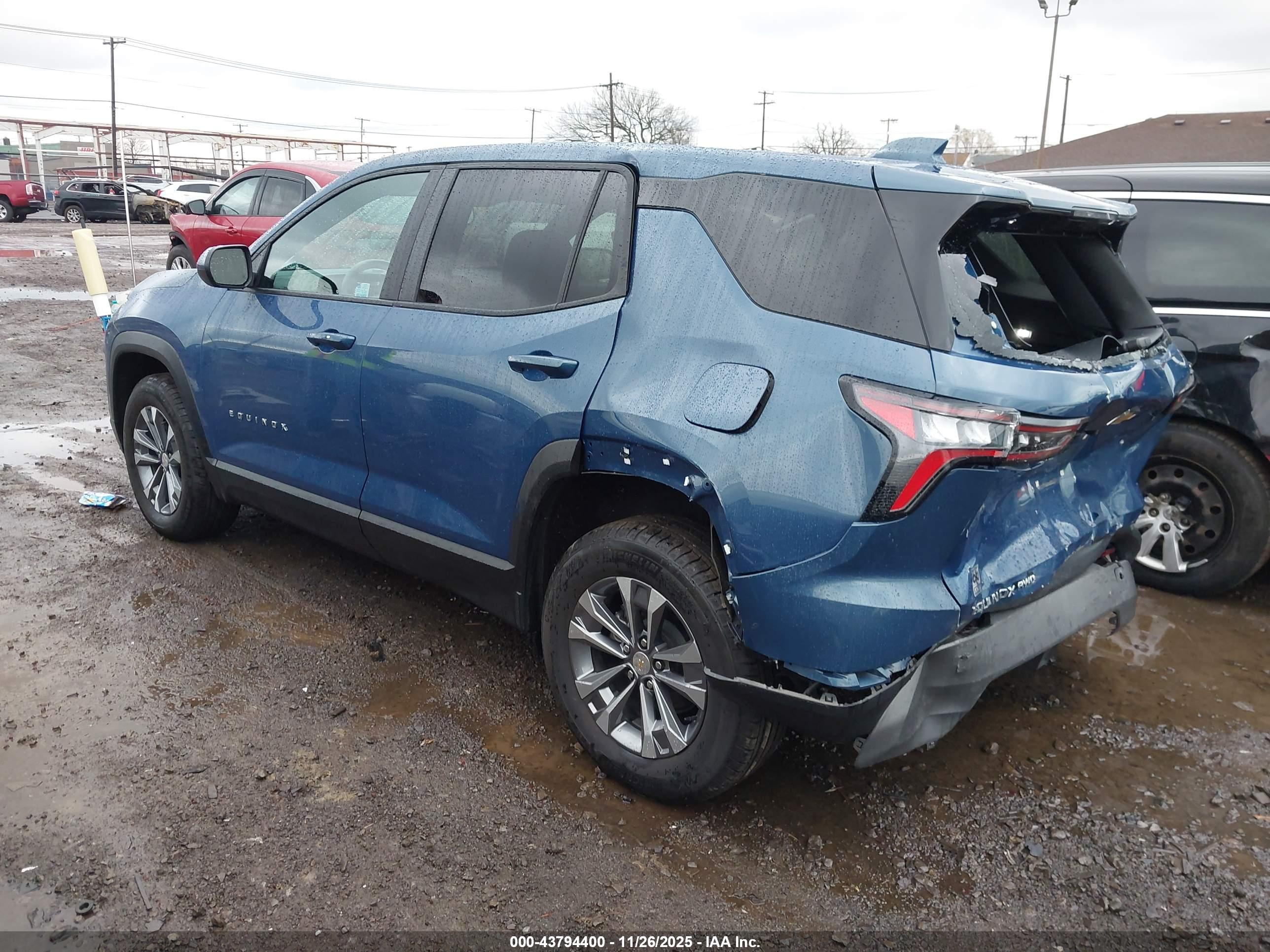 CHEVROLET EQUINOX image 3