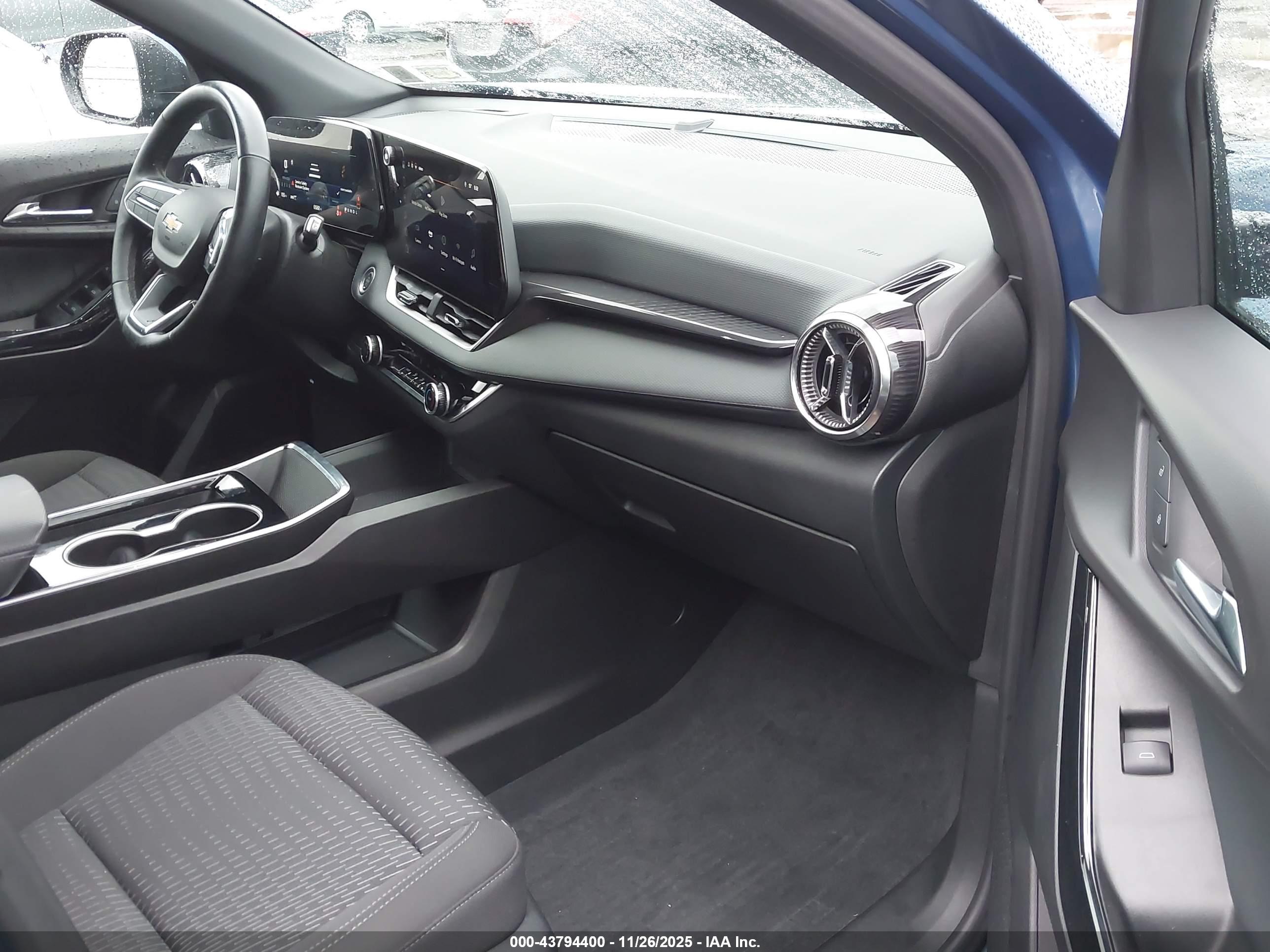 CHEVROLET EQUINOX image 5