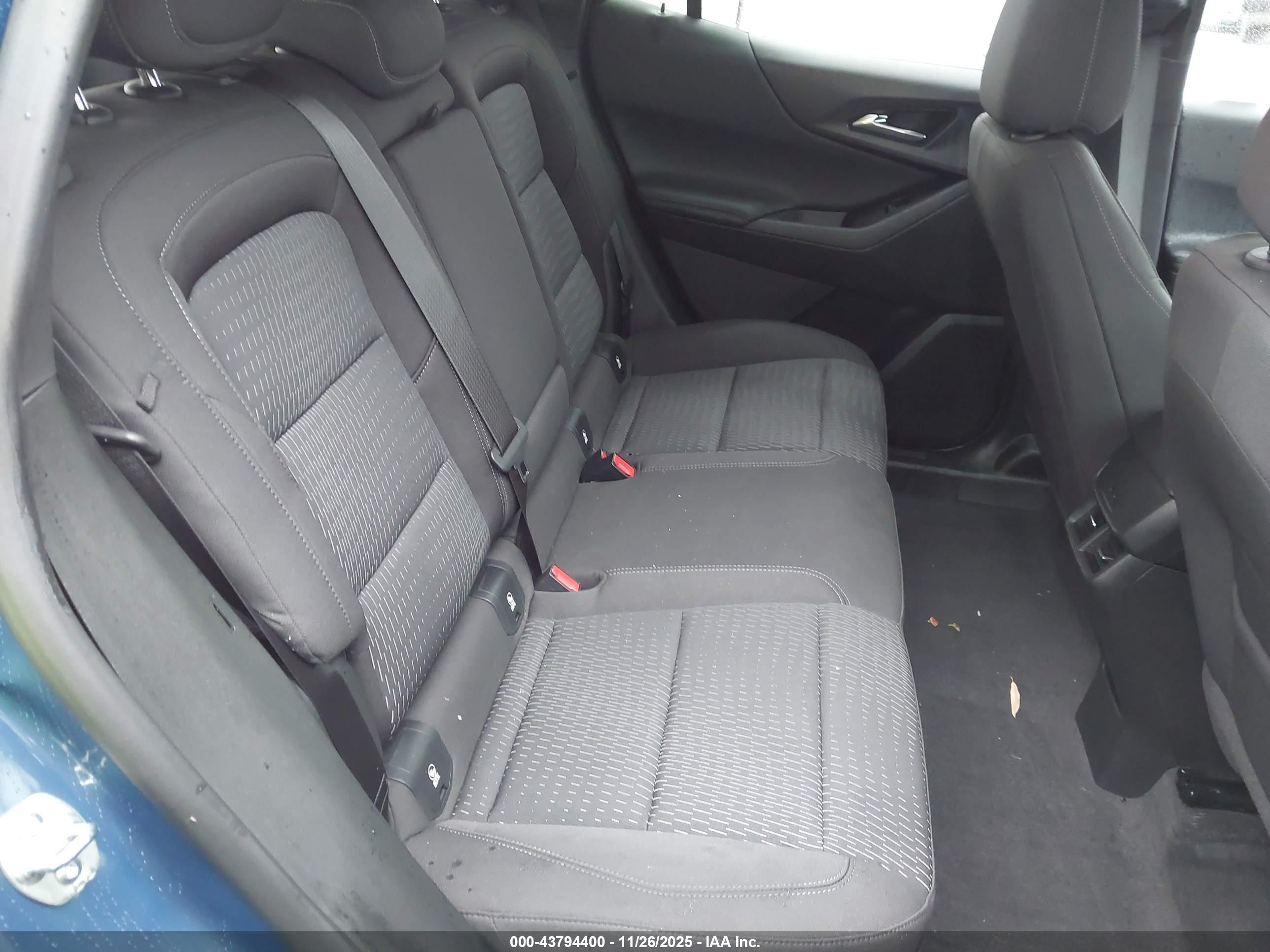 CHEVROLET EQUINOX image 8