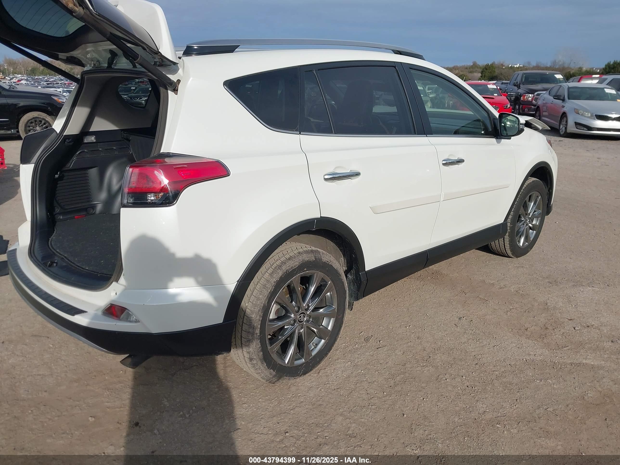 TOYOTA RAV4 image 4