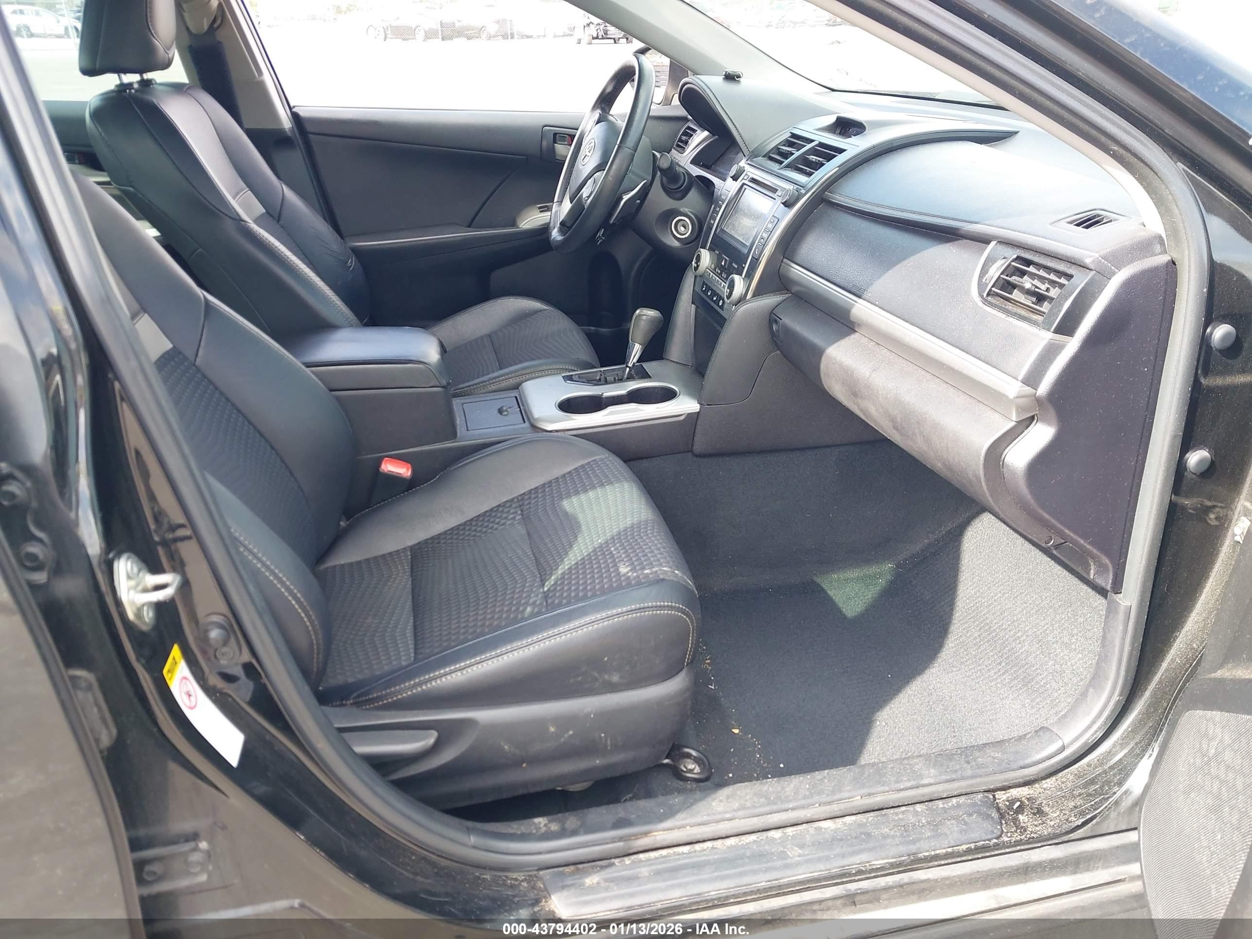 TOYOTA CAMRY image 5