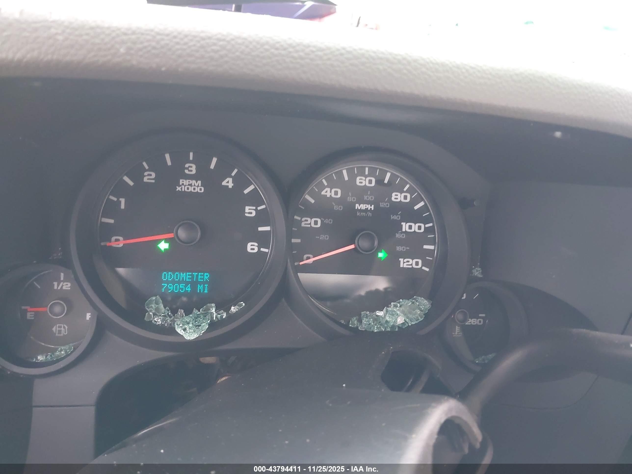 CHEVROLET SILVERADO image 7