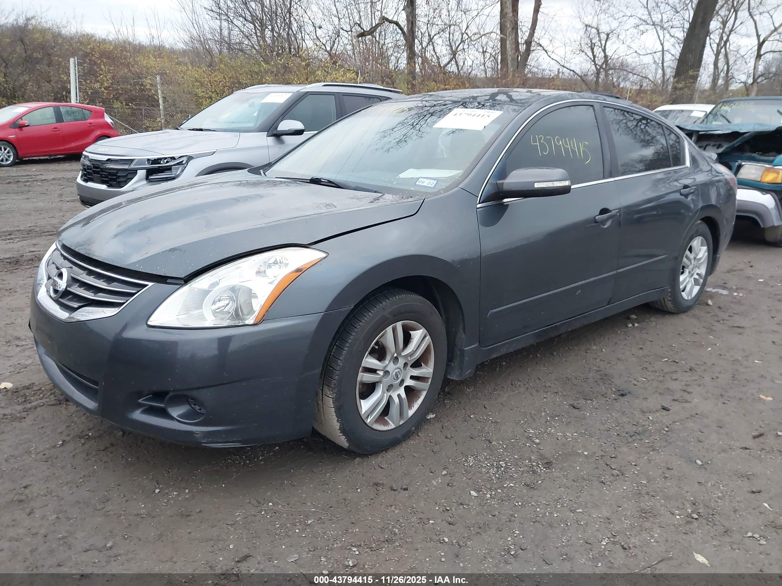 NISSAN ALTIMA image 2