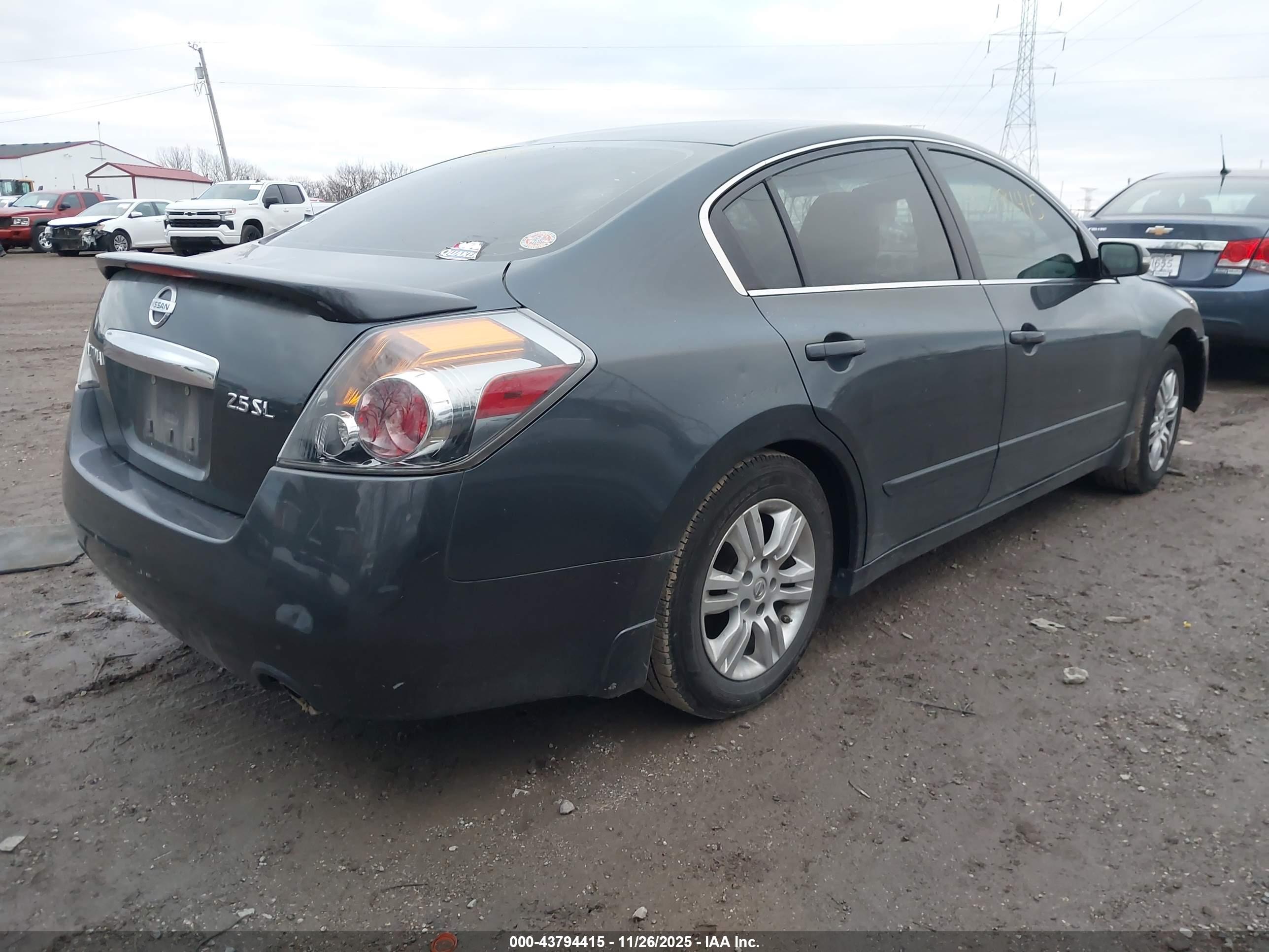 NISSAN ALTIMA image 4