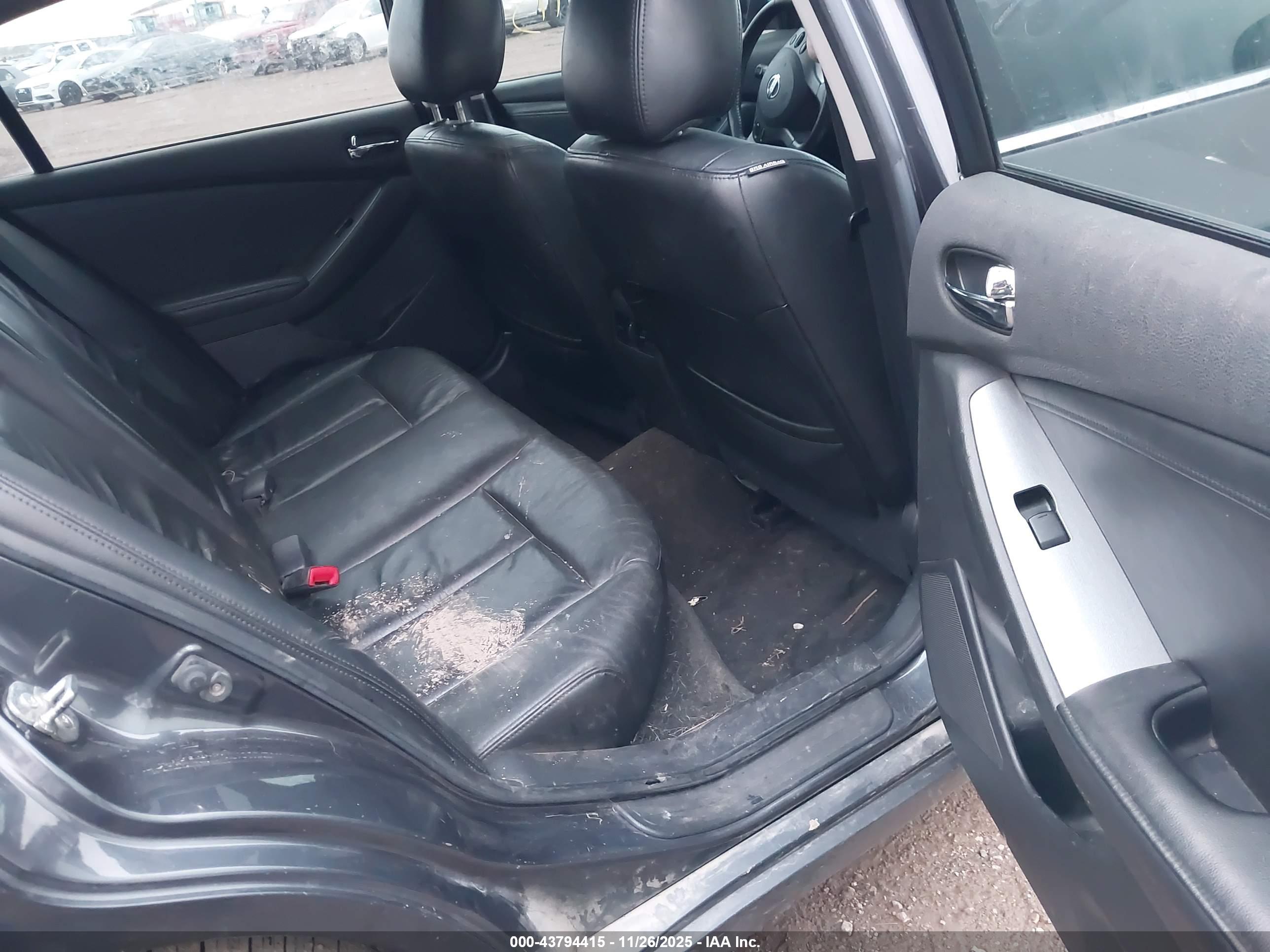 NISSAN ALTIMA image 8