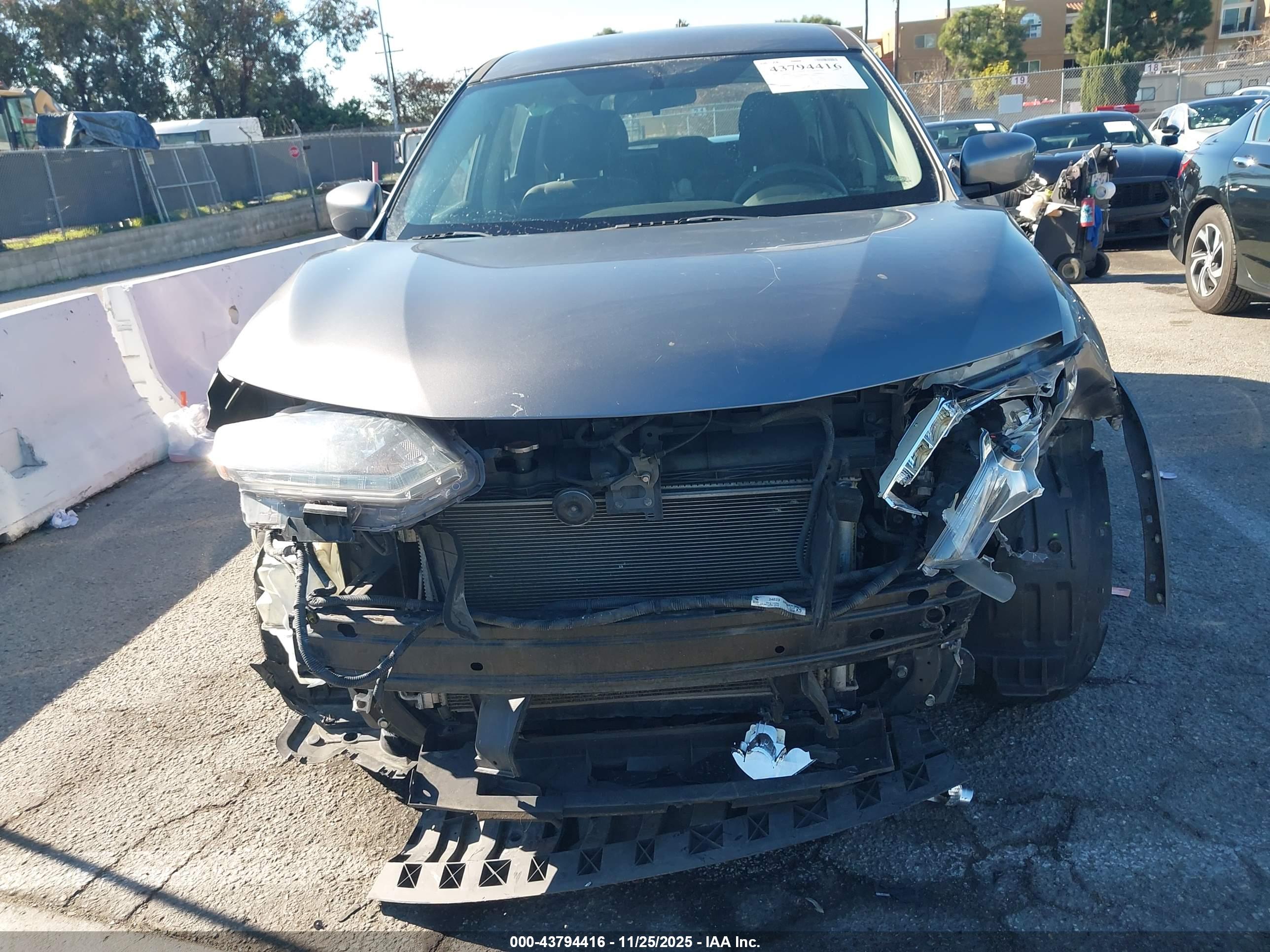NISSAN ROGUE image 6