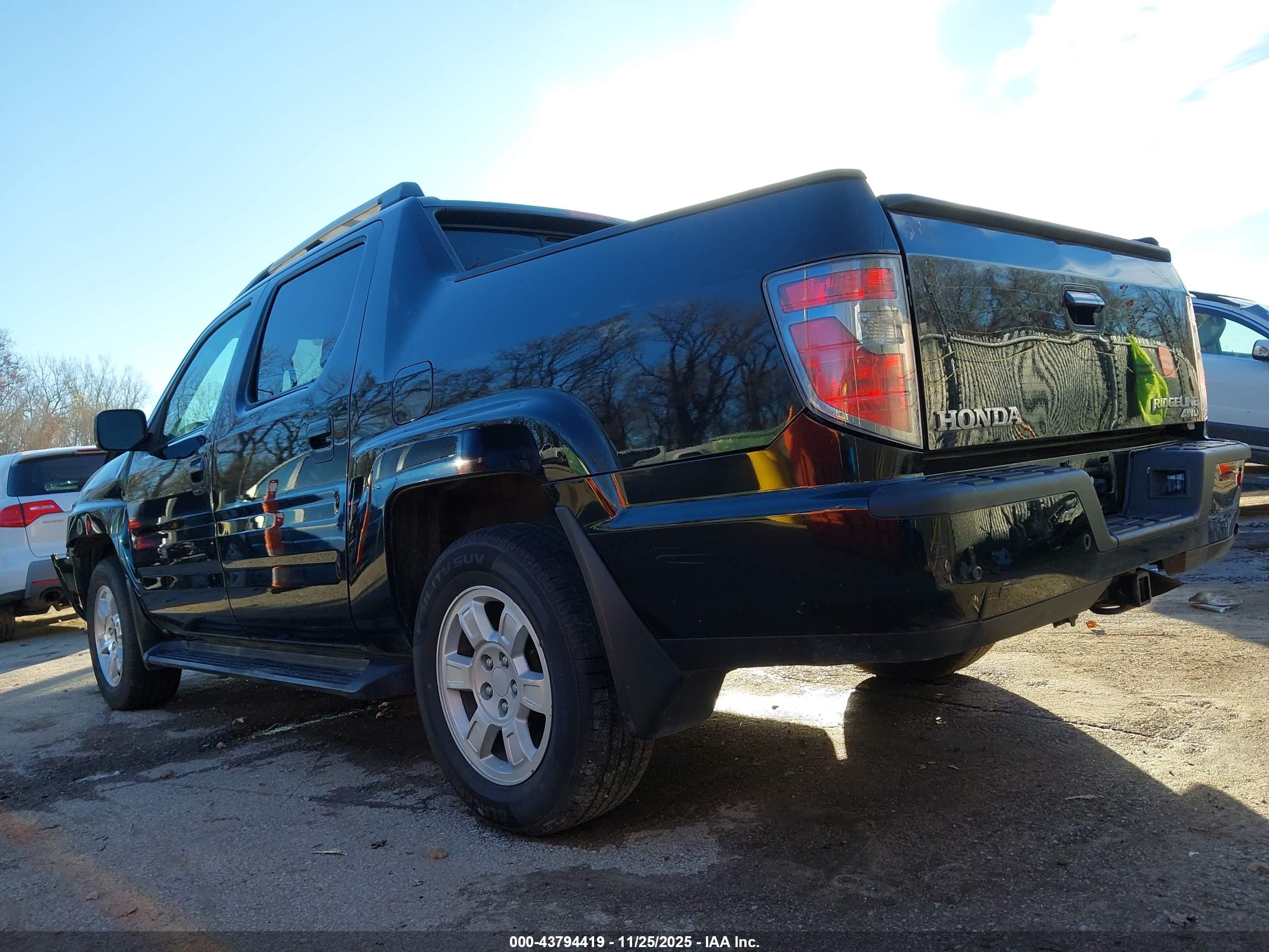 HONDA RIDGELINE image 3