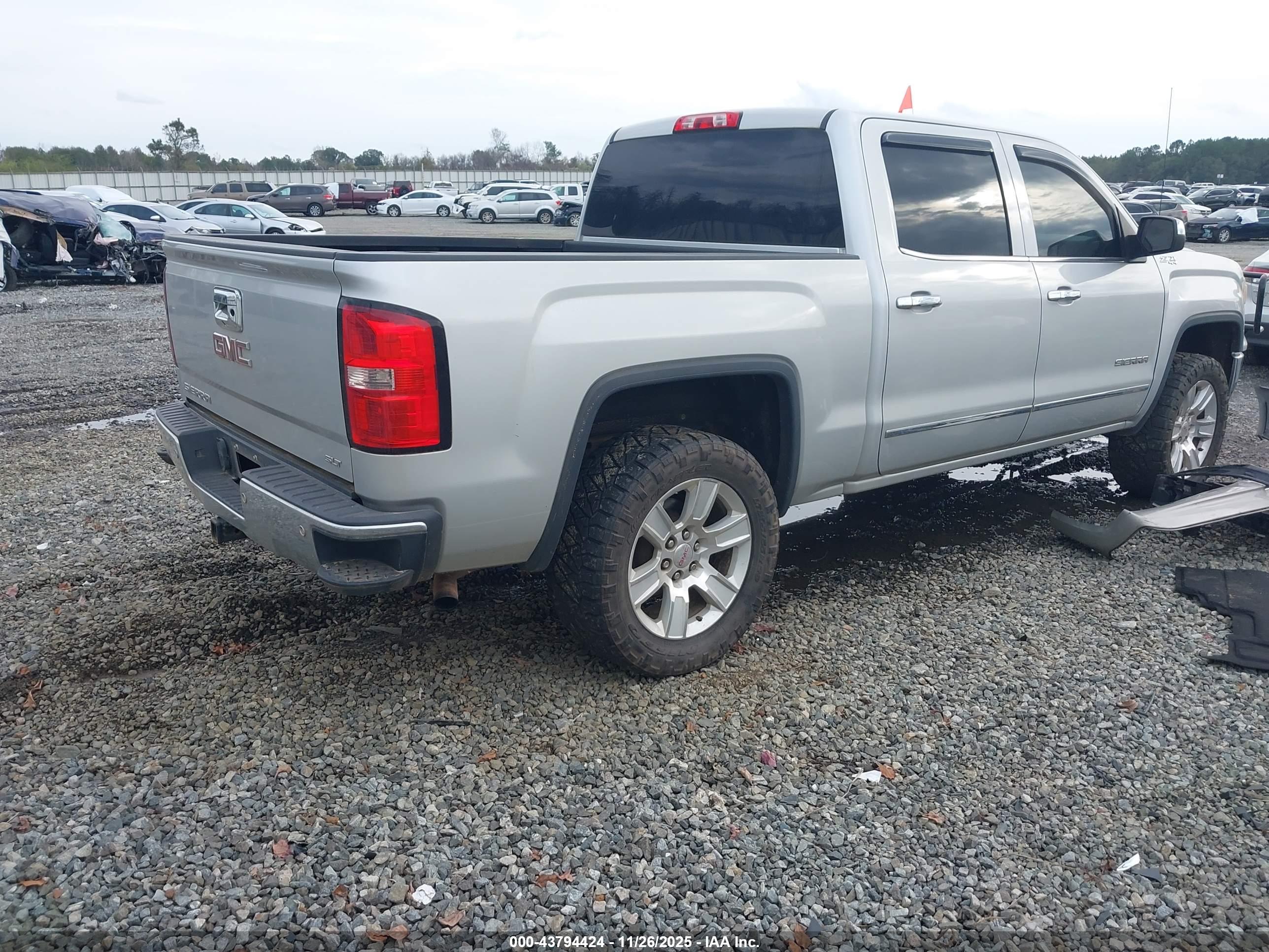 GMC SIERRA image 4