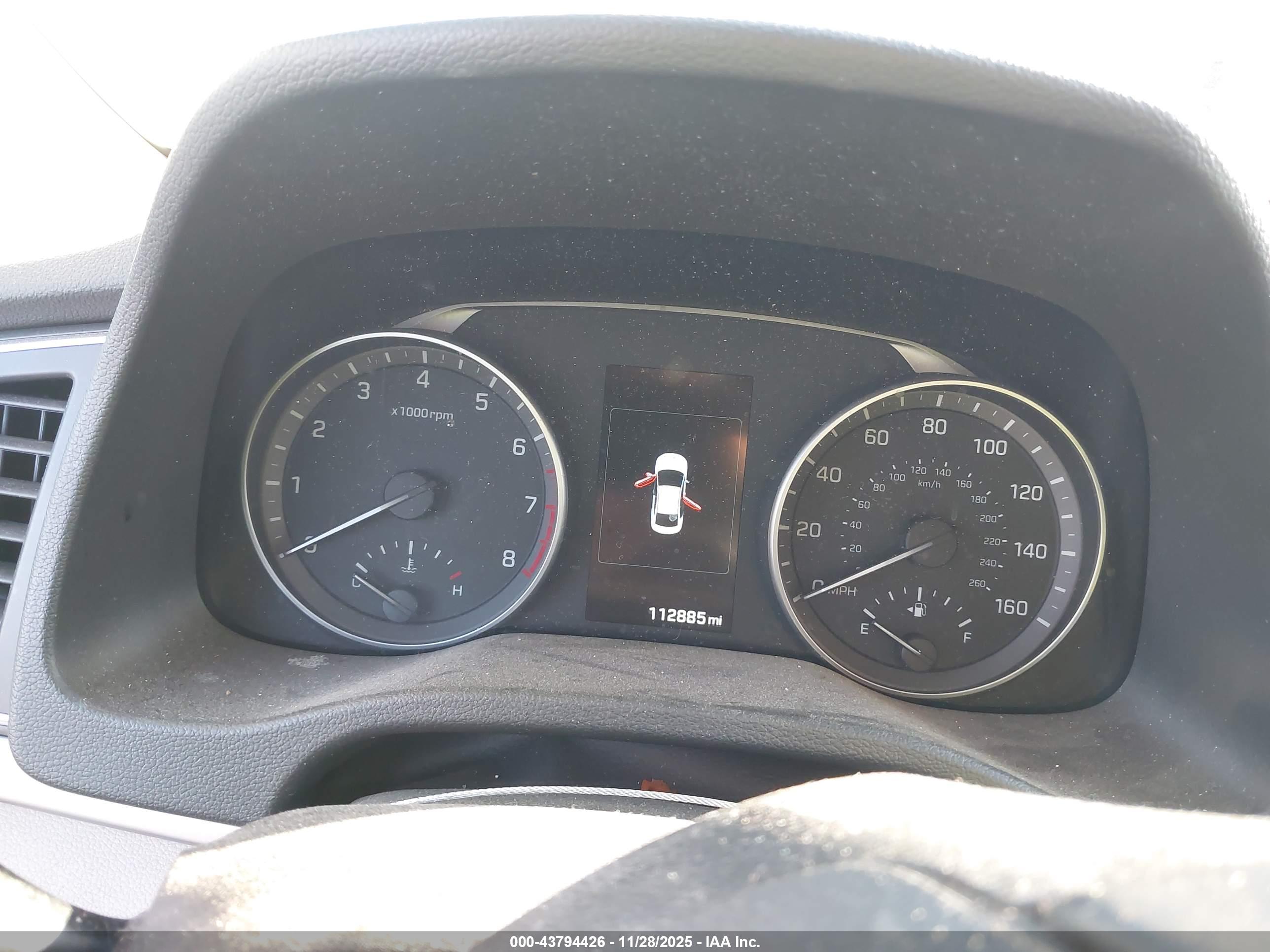 HYUNDAI ELANTRA image 7