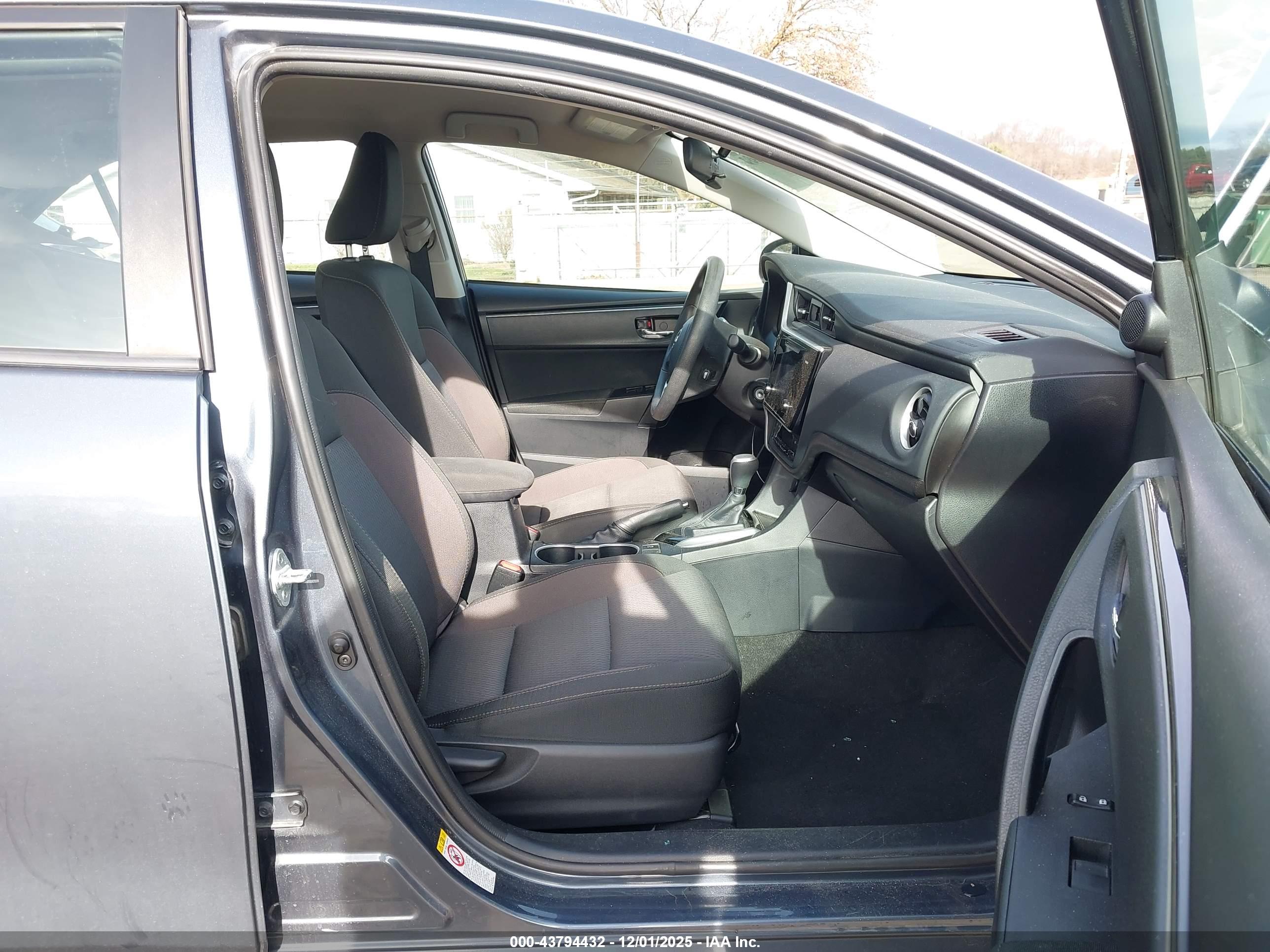 TOYOTA COROLLA image 5