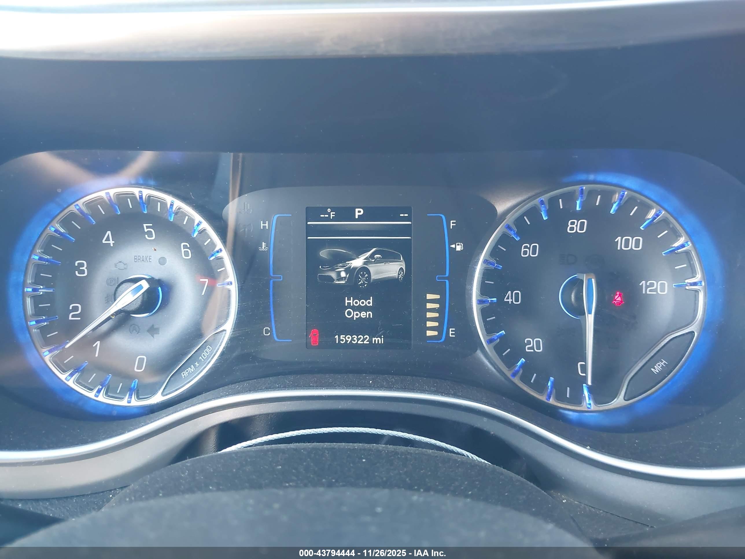 CHRYSLER PACIFICA image 7