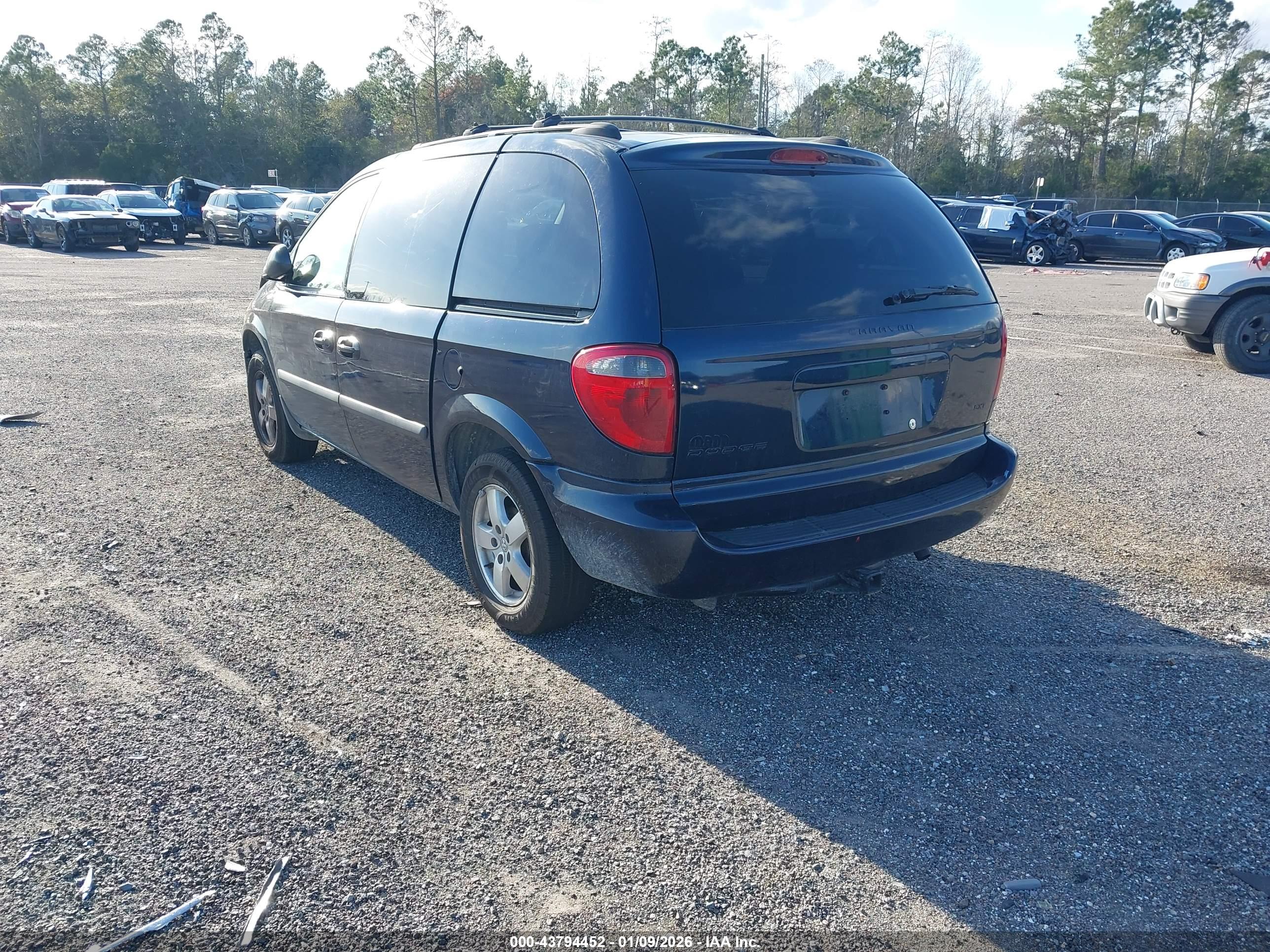 DODGE CARAVAN image 3