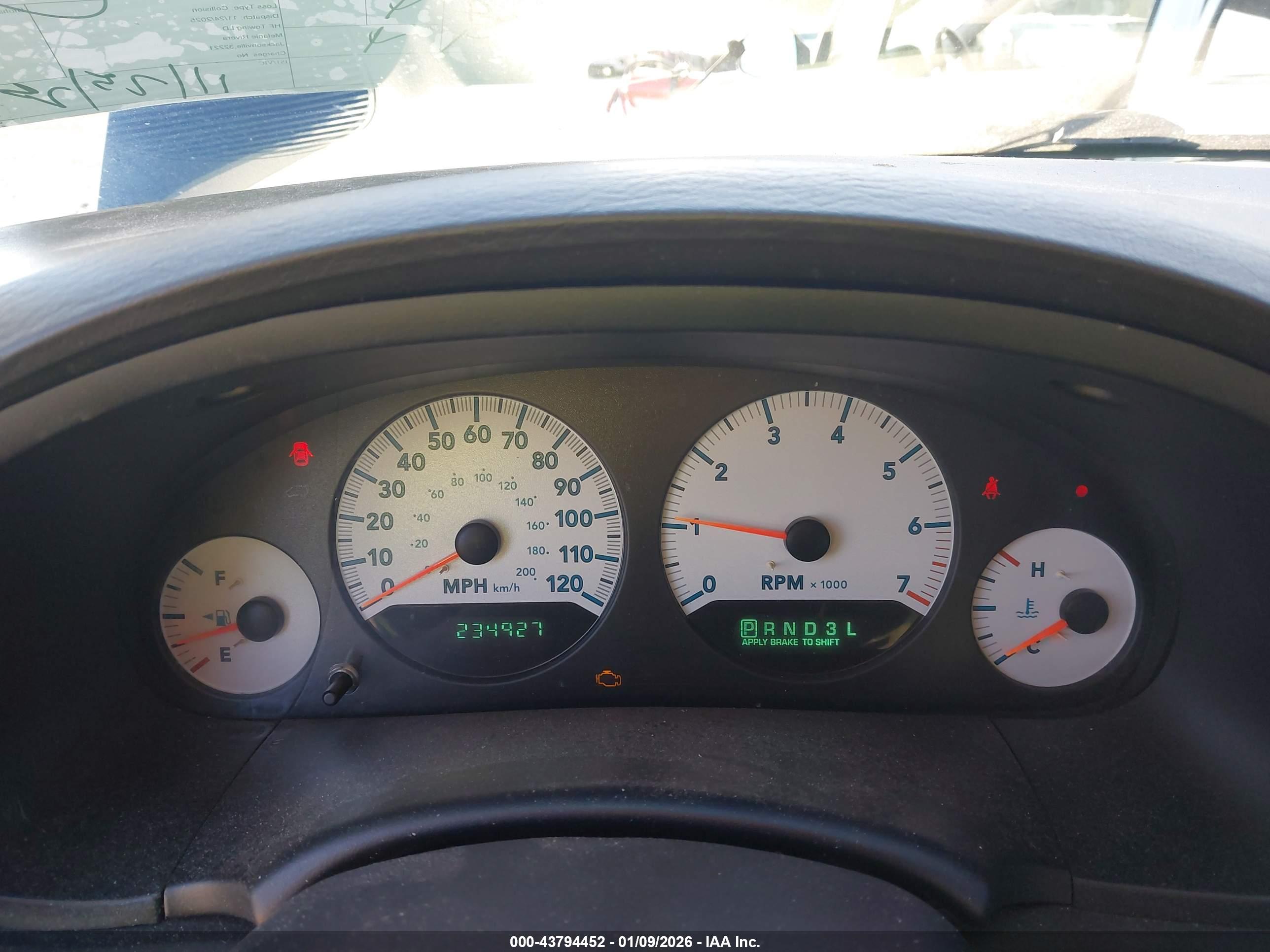 DODGE CARAVAN image 7