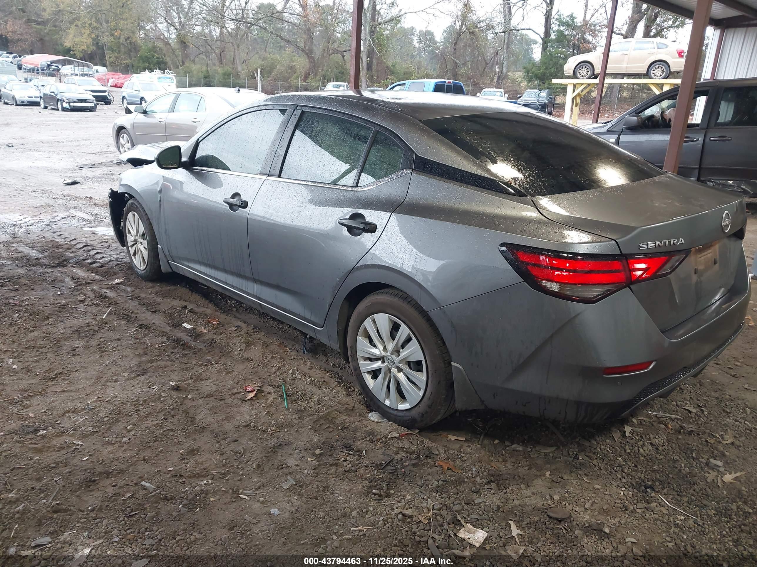 NISSAN SENTRA image 3