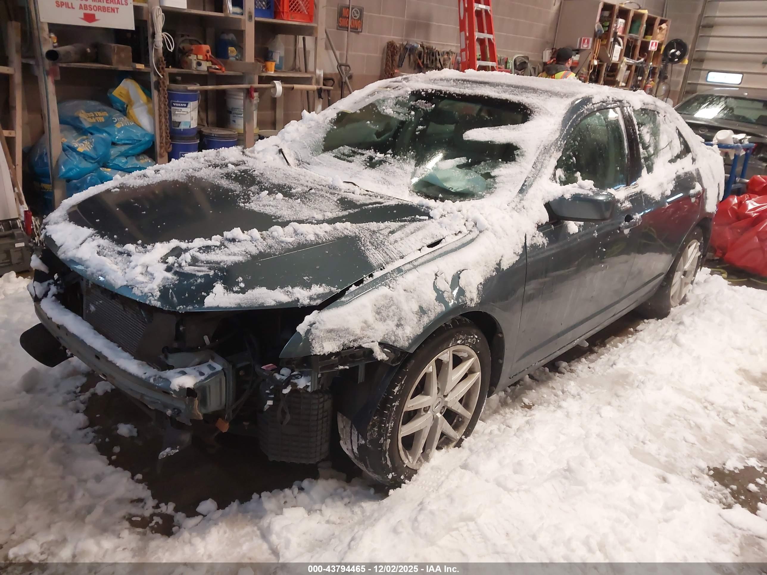 FORD FUSION image 2
