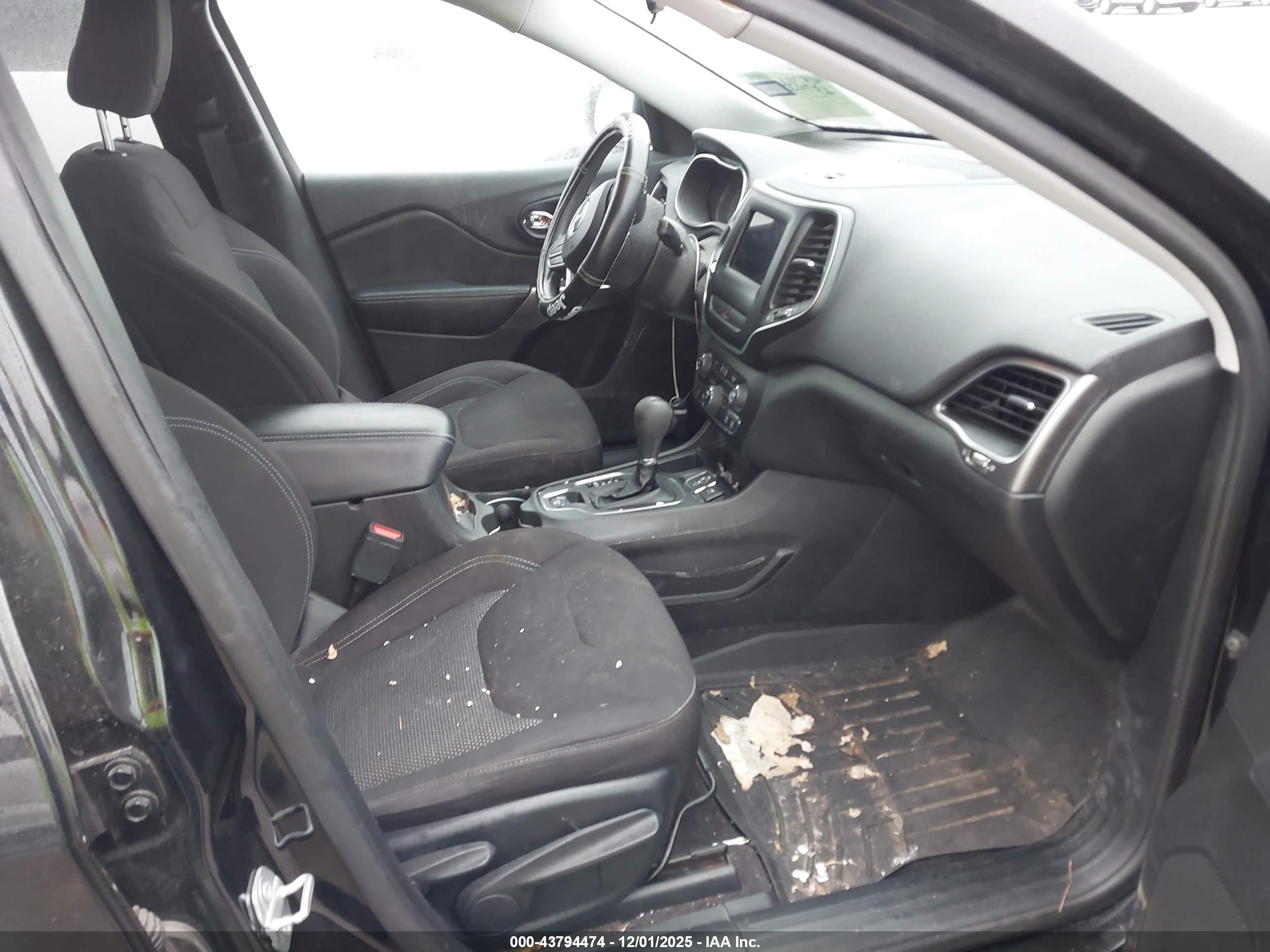 JEEP CHEROKEE image 5