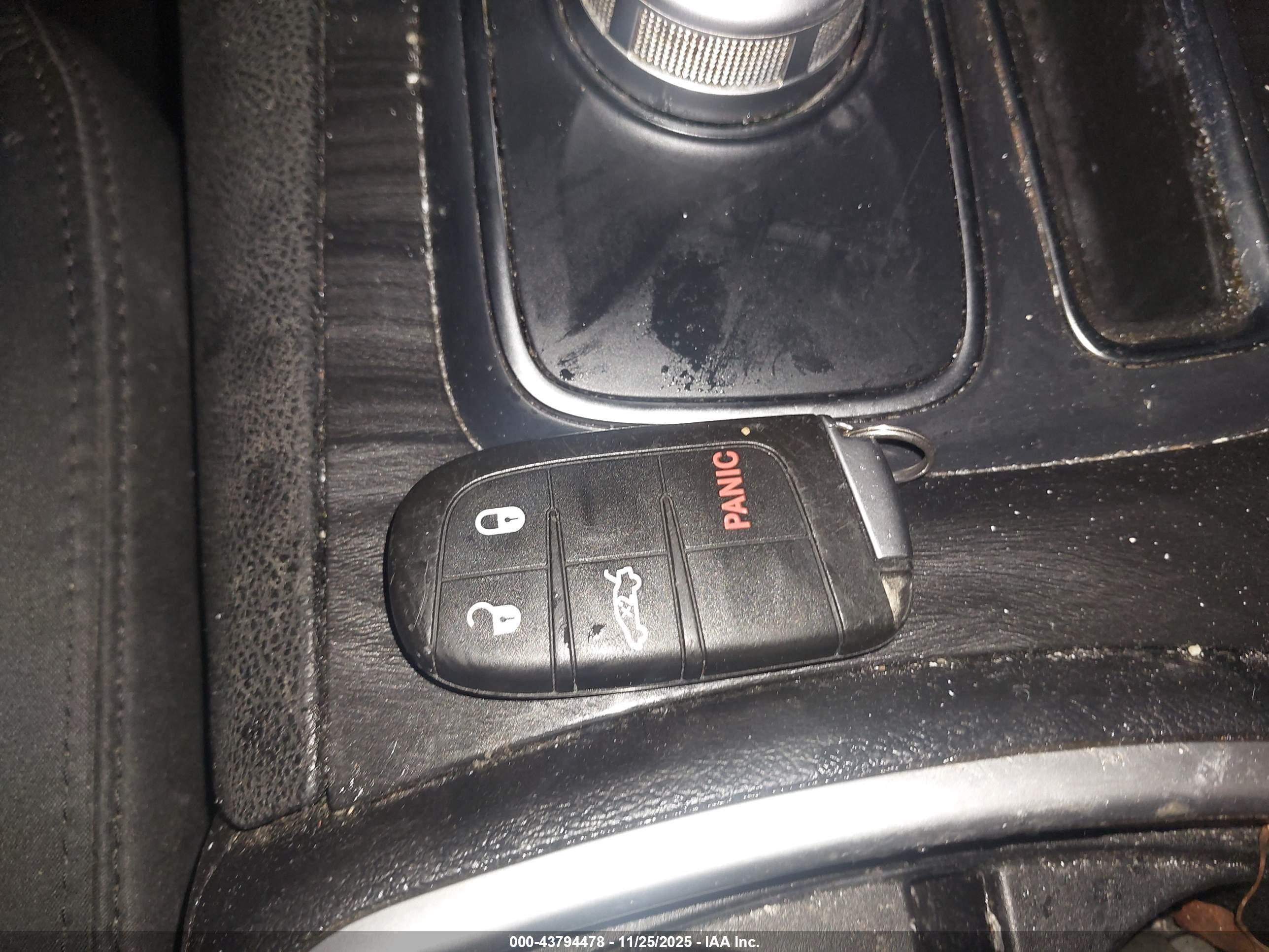 CHRYSLER 300 image 11