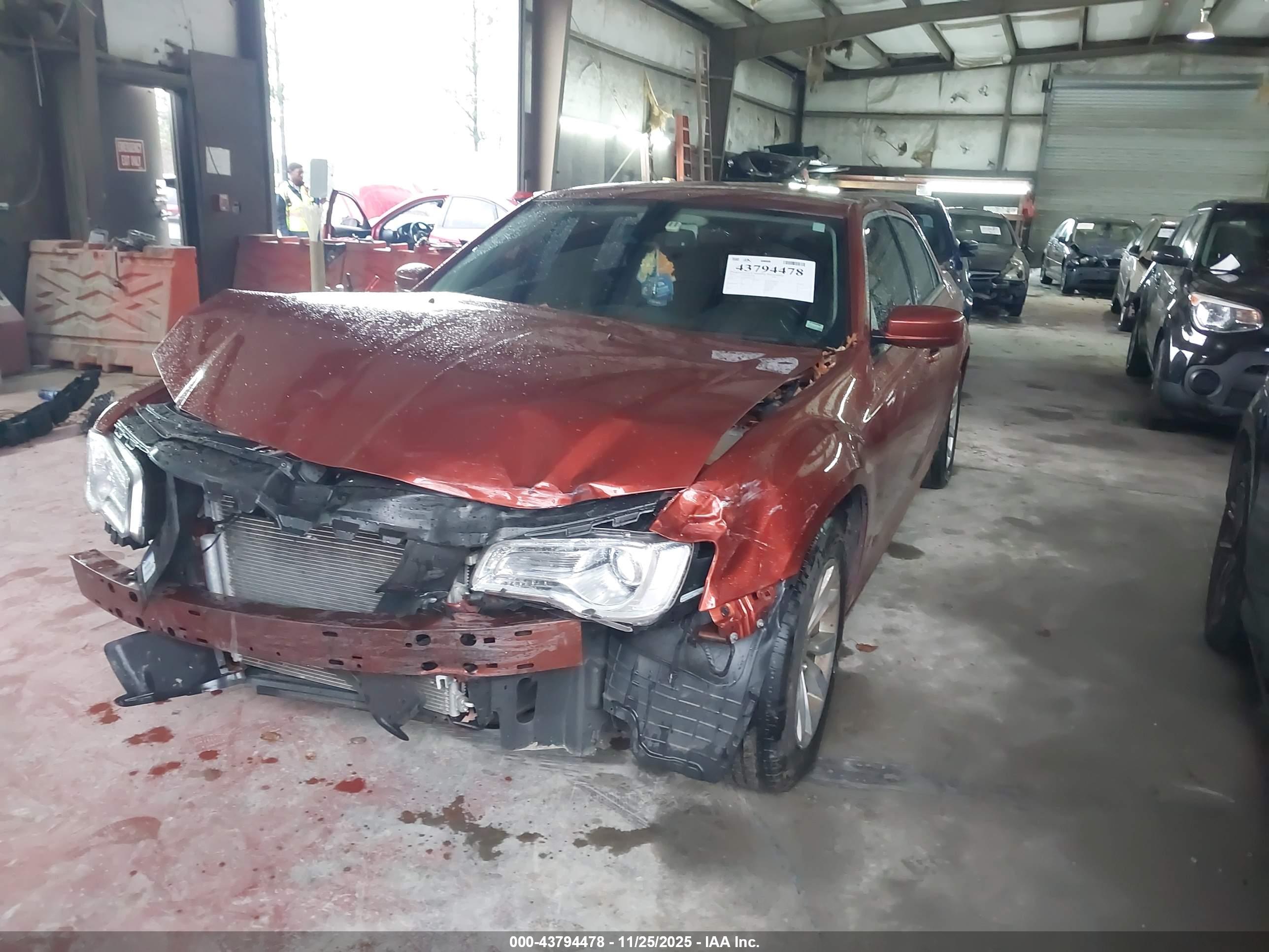 CHRYSLER 300 image 2