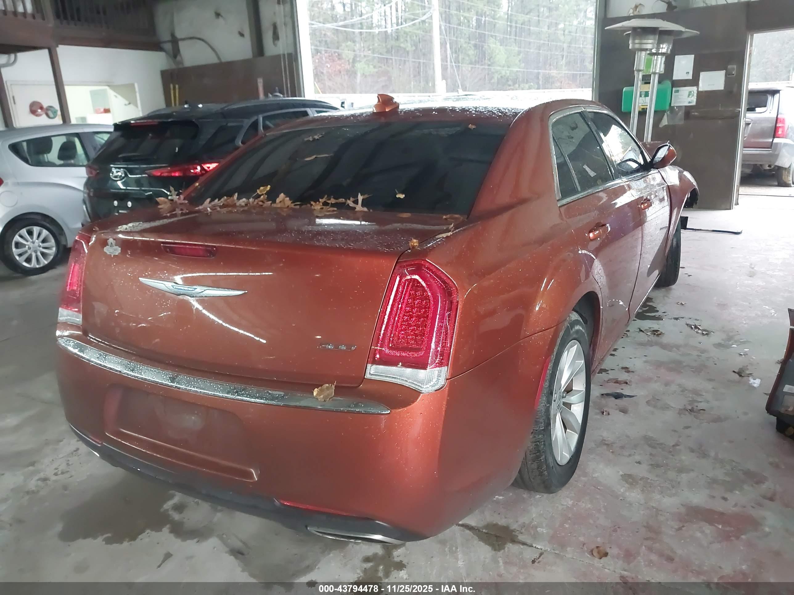 CHRYSLER 300 image 4