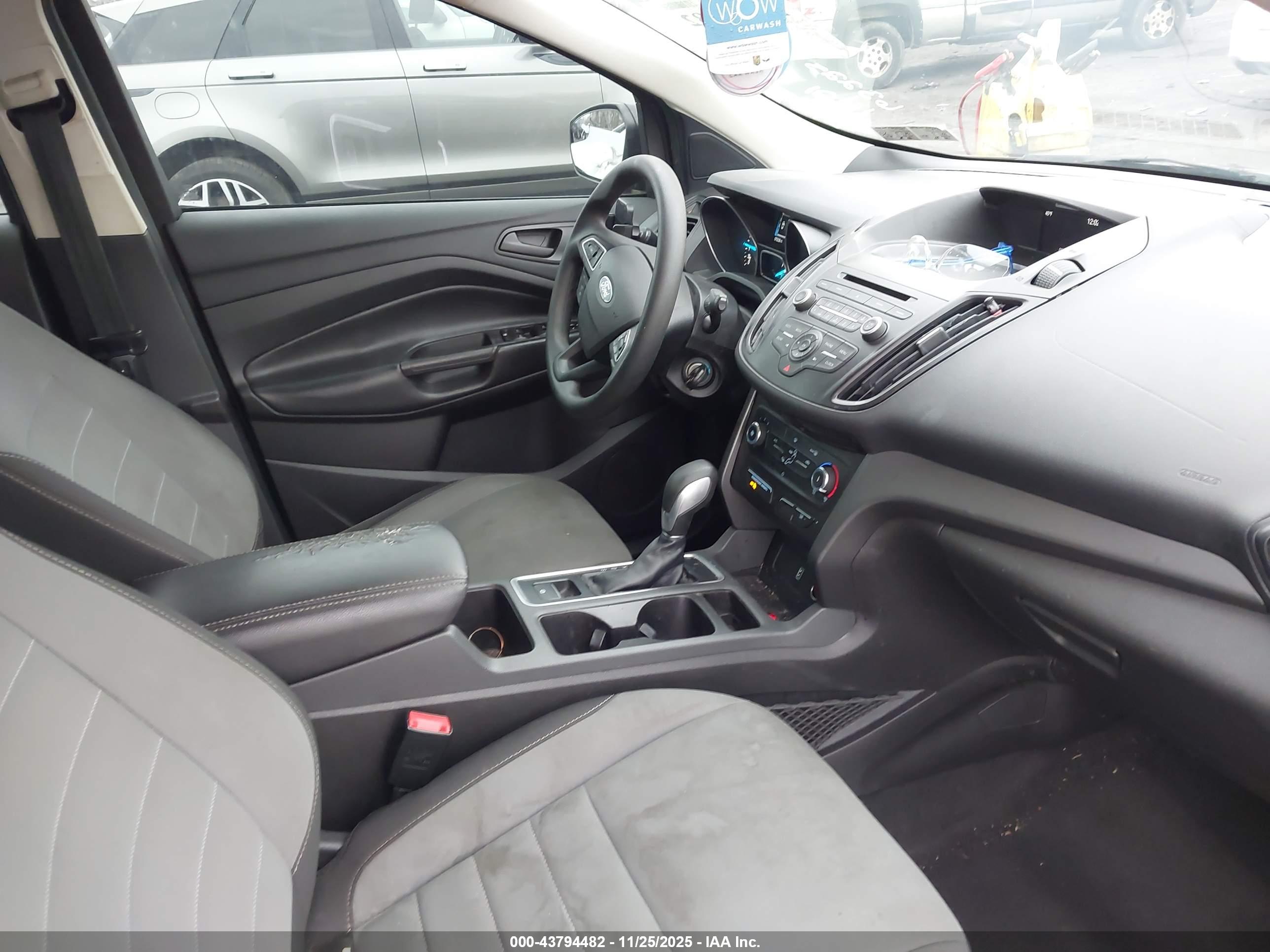FORD ESCAPE image 5