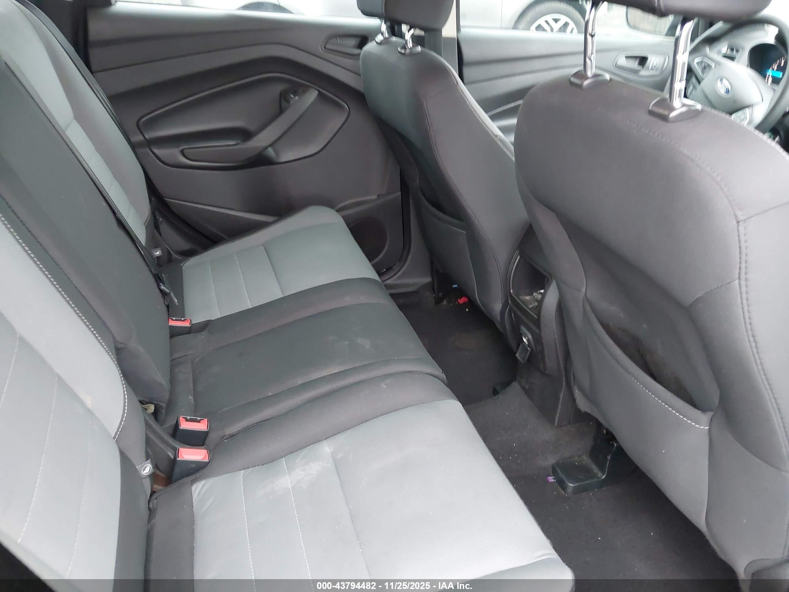 FORD ESCAPE image 8