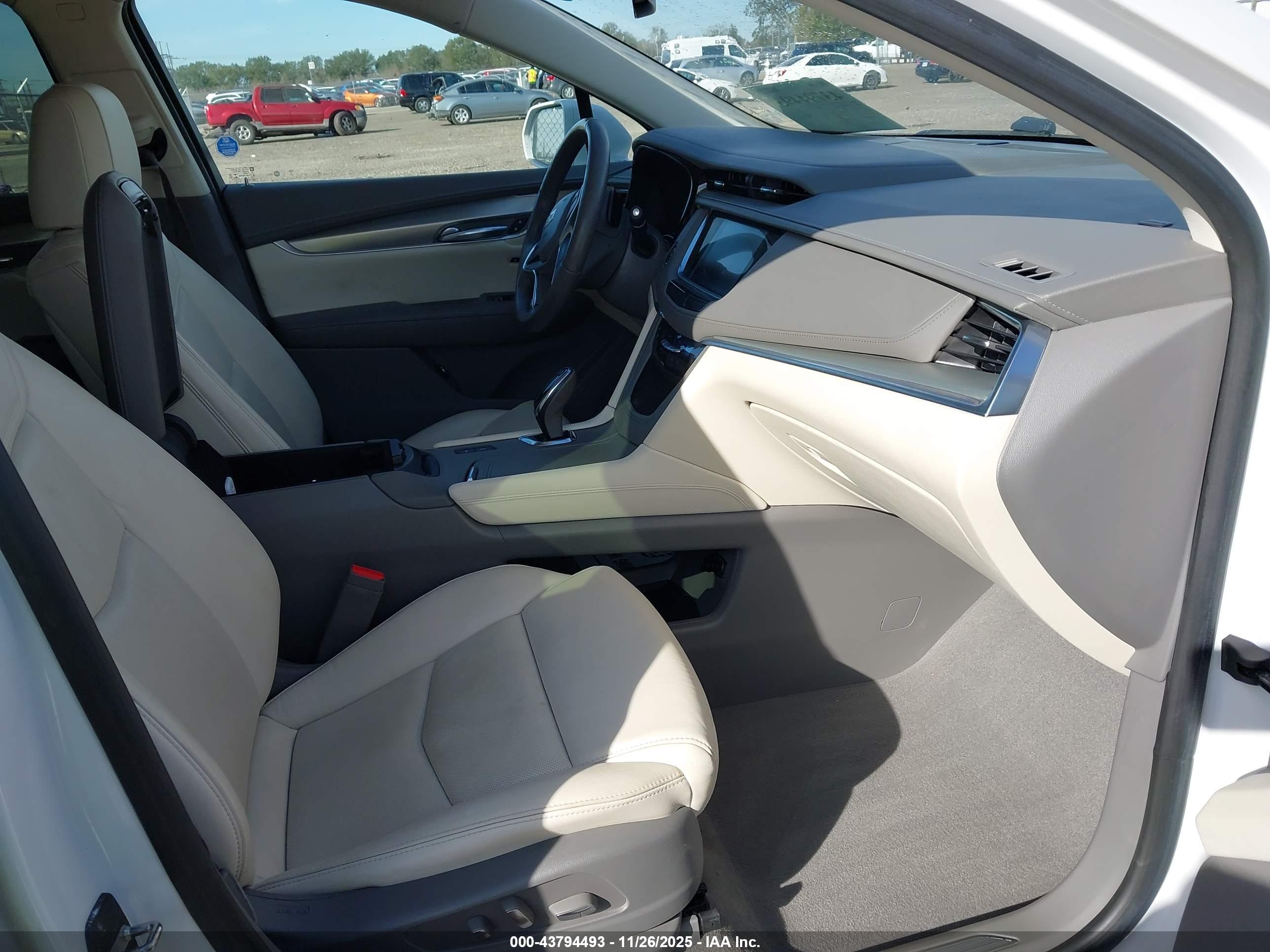 CADILLAC XT5 image 5