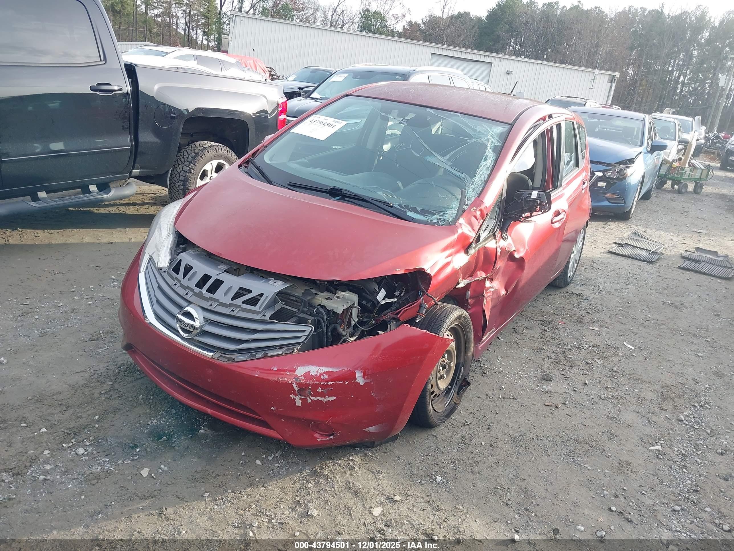NISSAN VERSA image 2