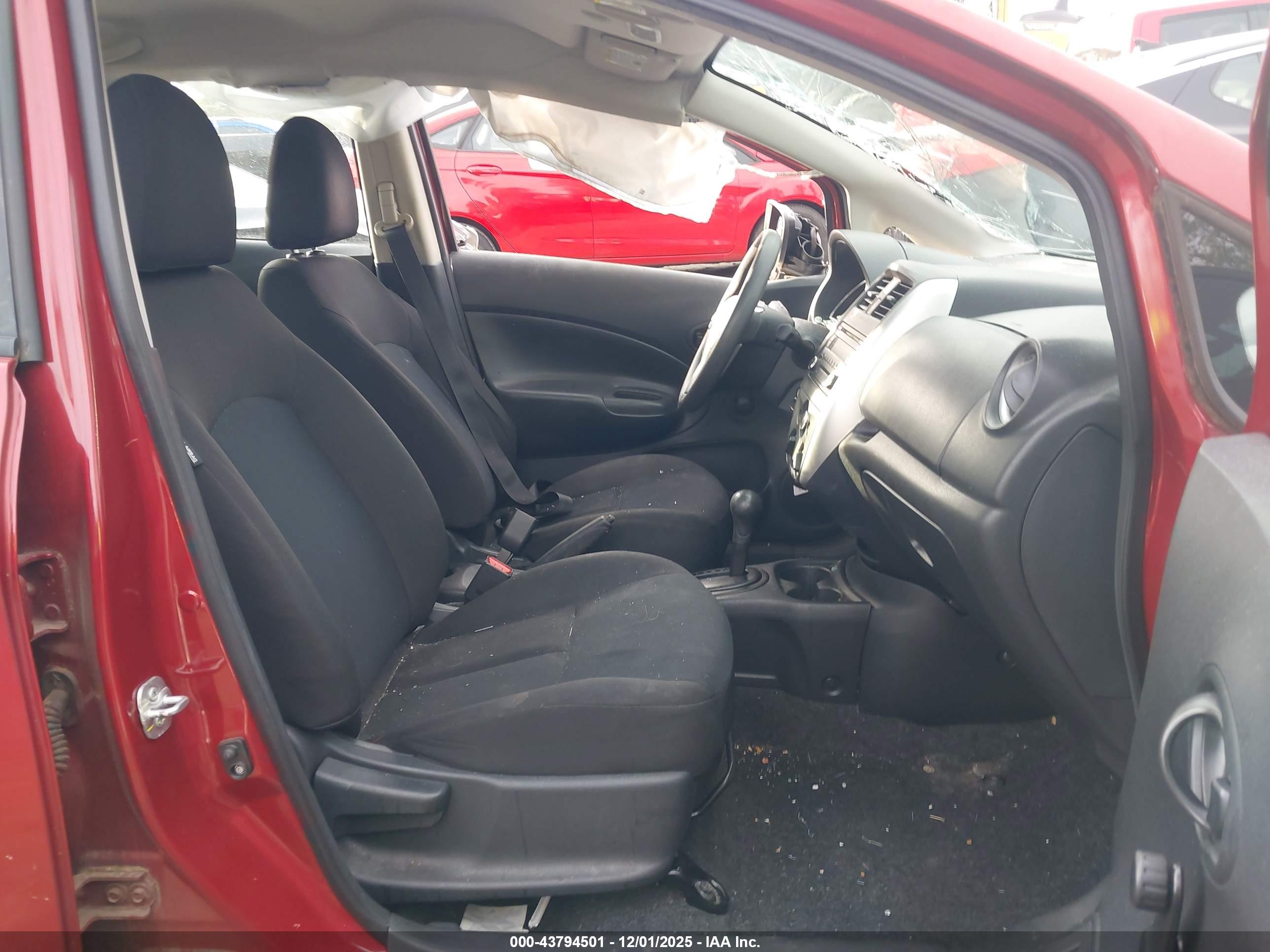 NISSAN VERSA image 5