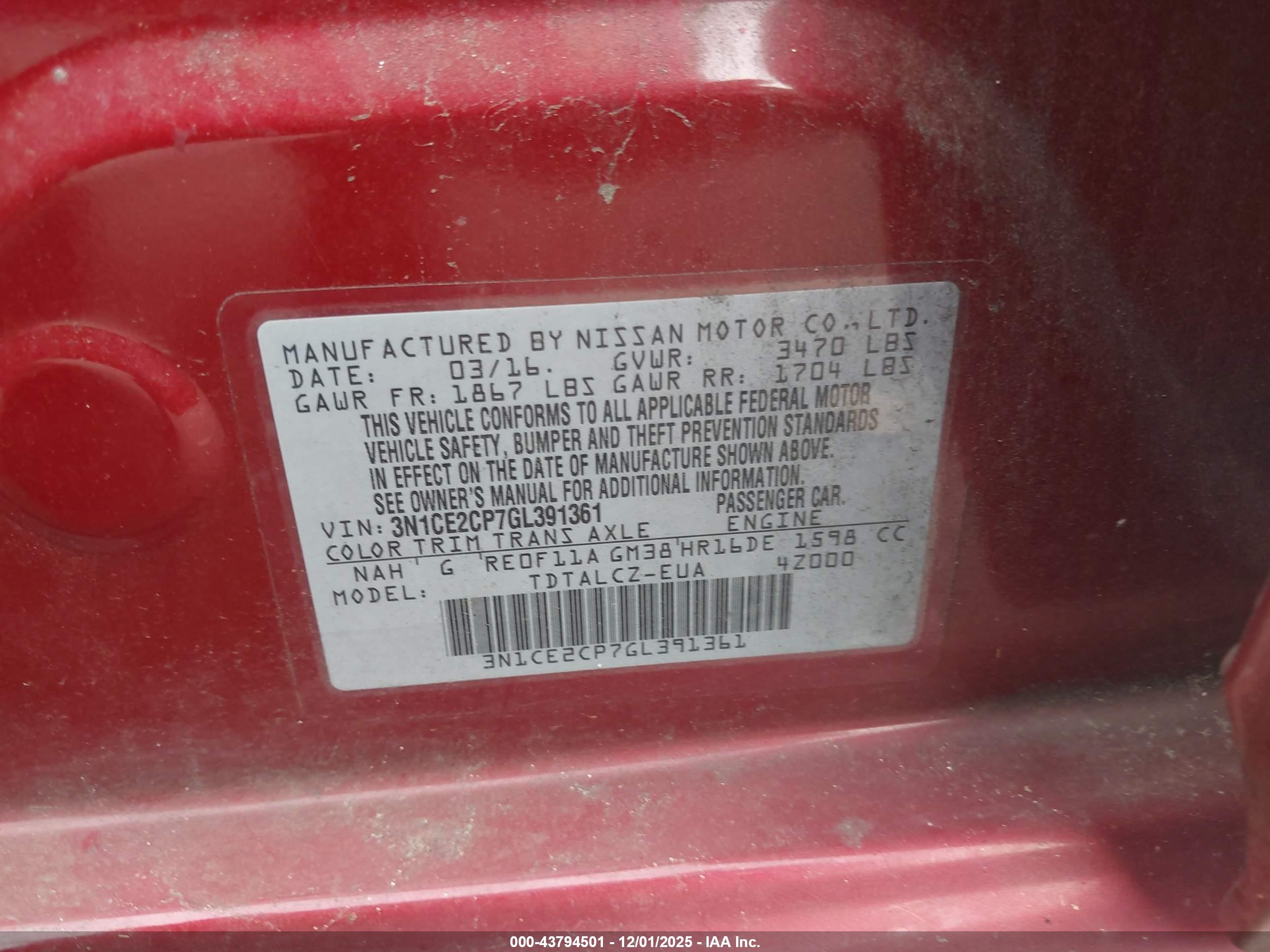 NISSAN VERSA image 9