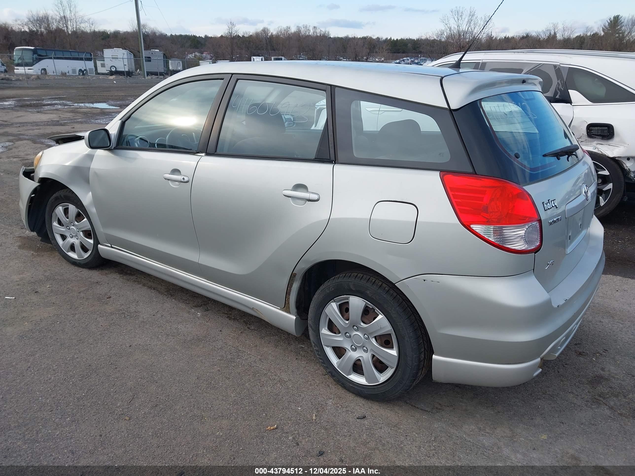 TOYOTA MATRIX image 3