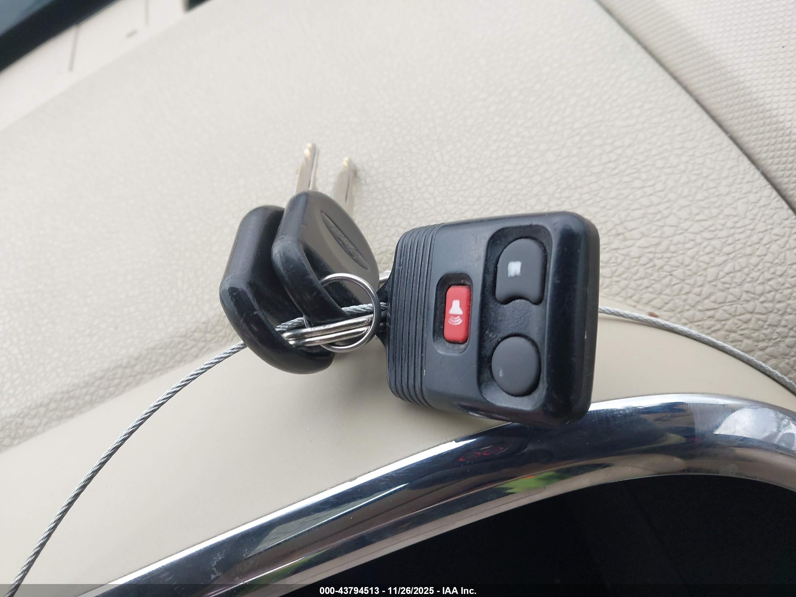 FORD EXPLORER image 11